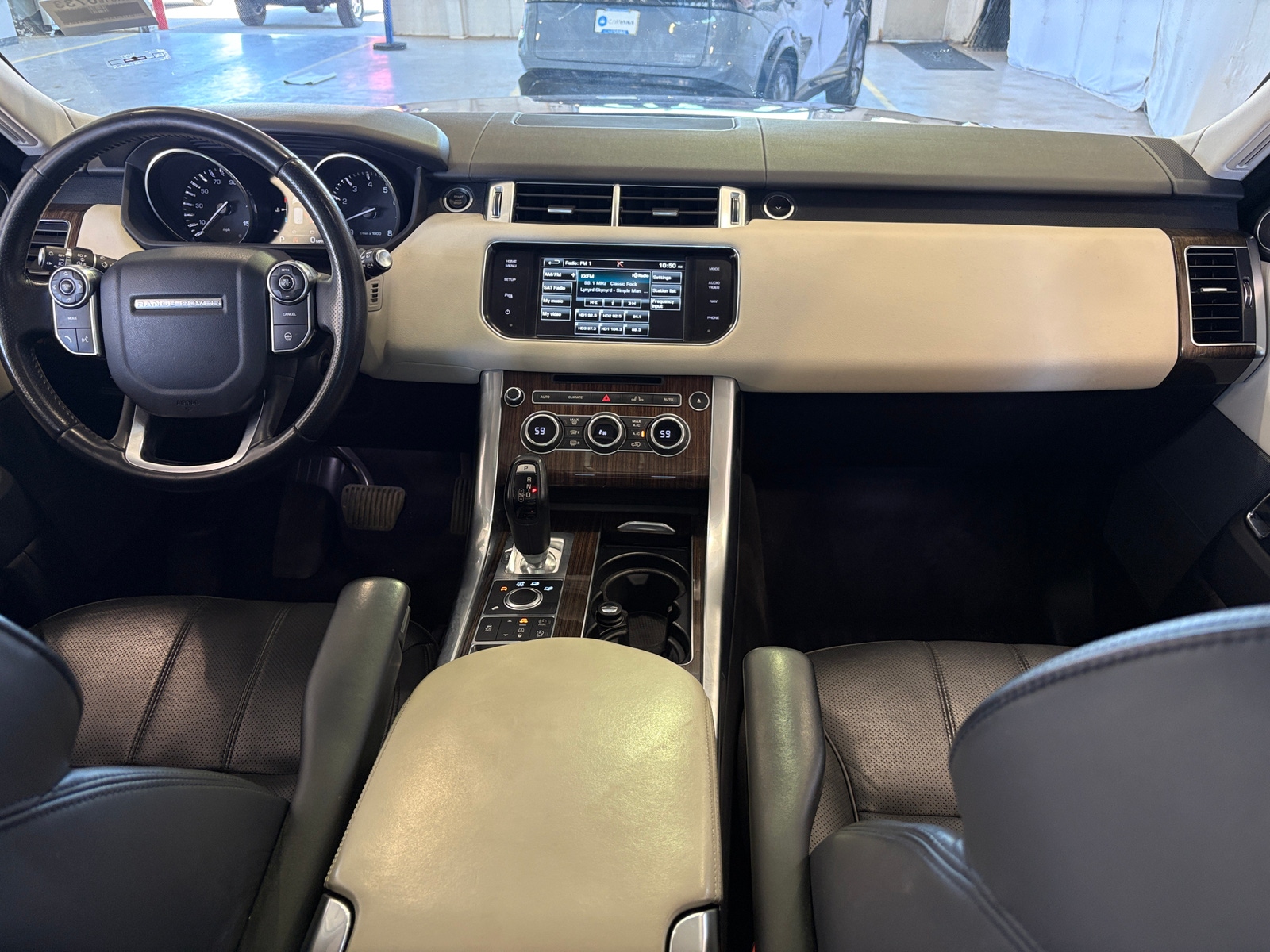 Thumbnail: 2015 Land Rover Range Rover Sport - 2