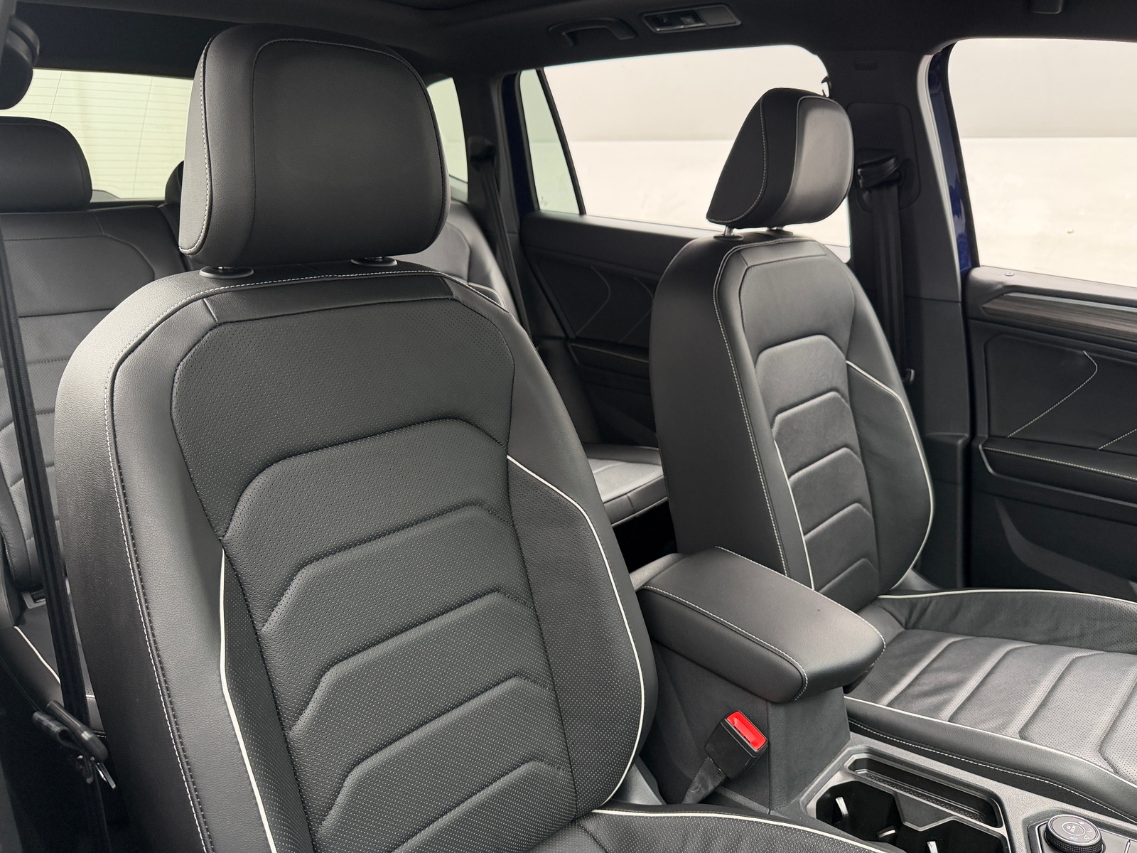Thumbnail: 2023 Volkswagen Tiguan - 2