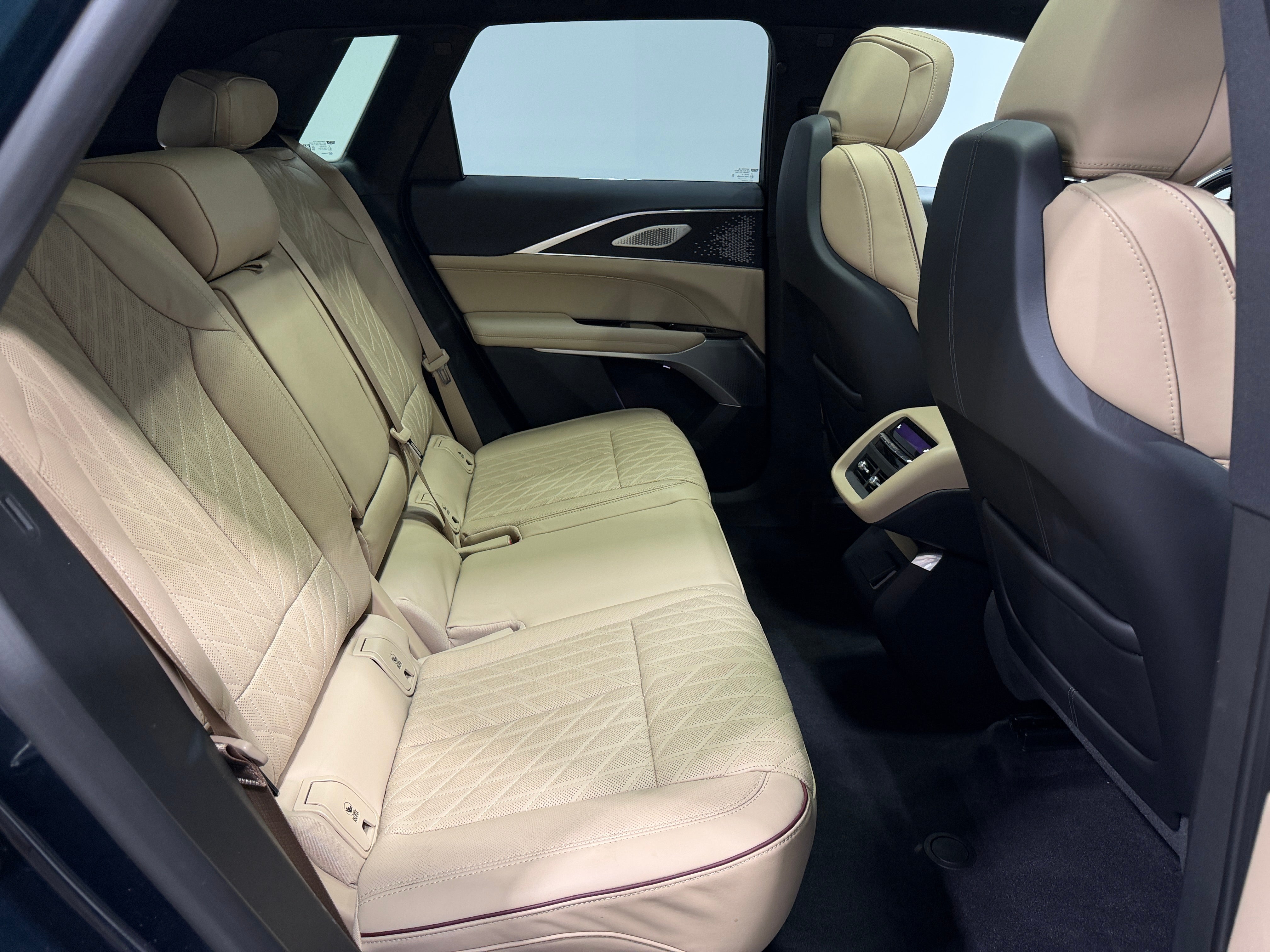 Used 2024 Cadillac LYRIQ Luxury 3 with VIN 1GYKPSRK2RZ105663 for sale in Auburn, WA