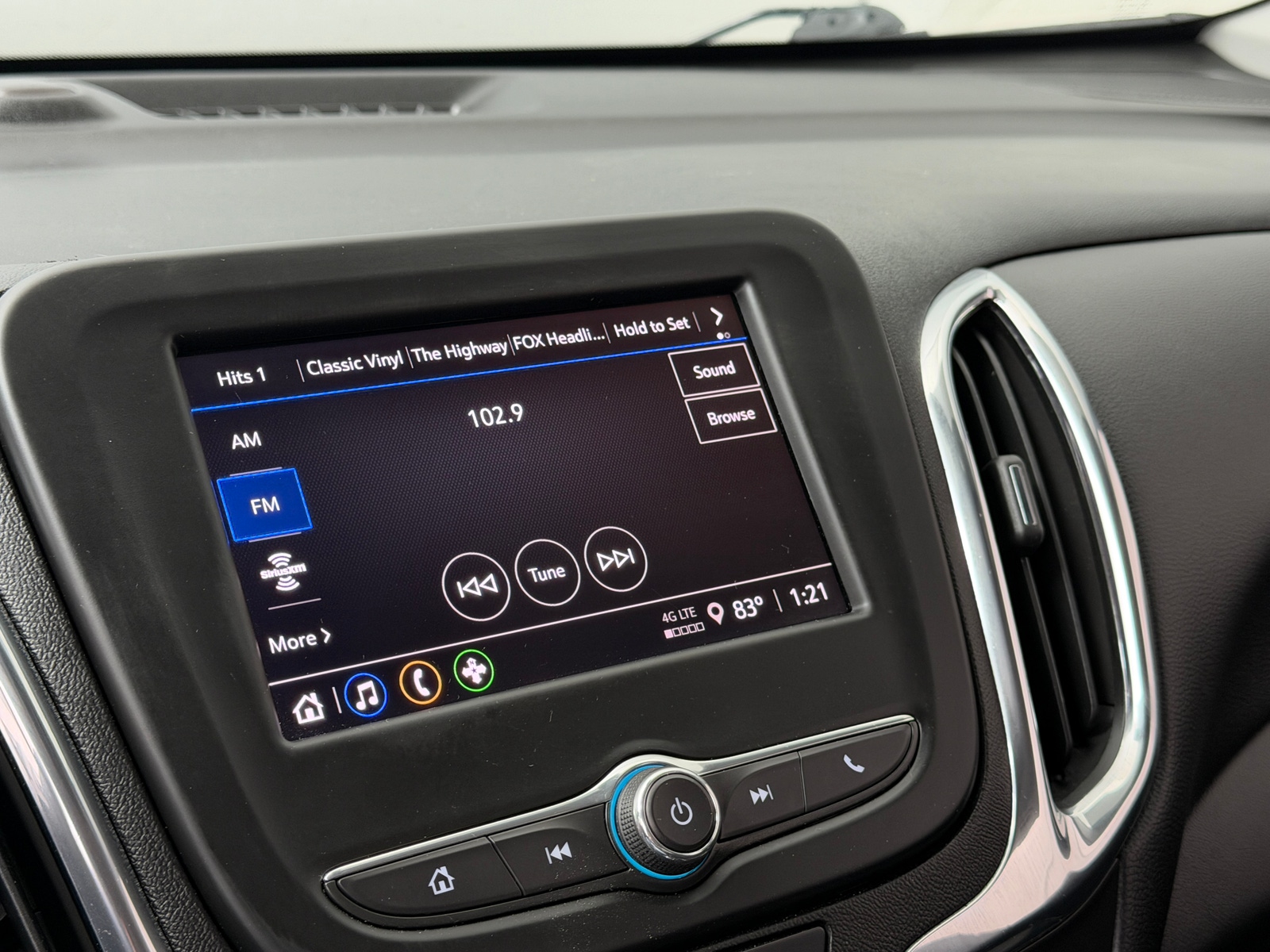 Thumbnail: 2023 Chevrolet Equinox - 4