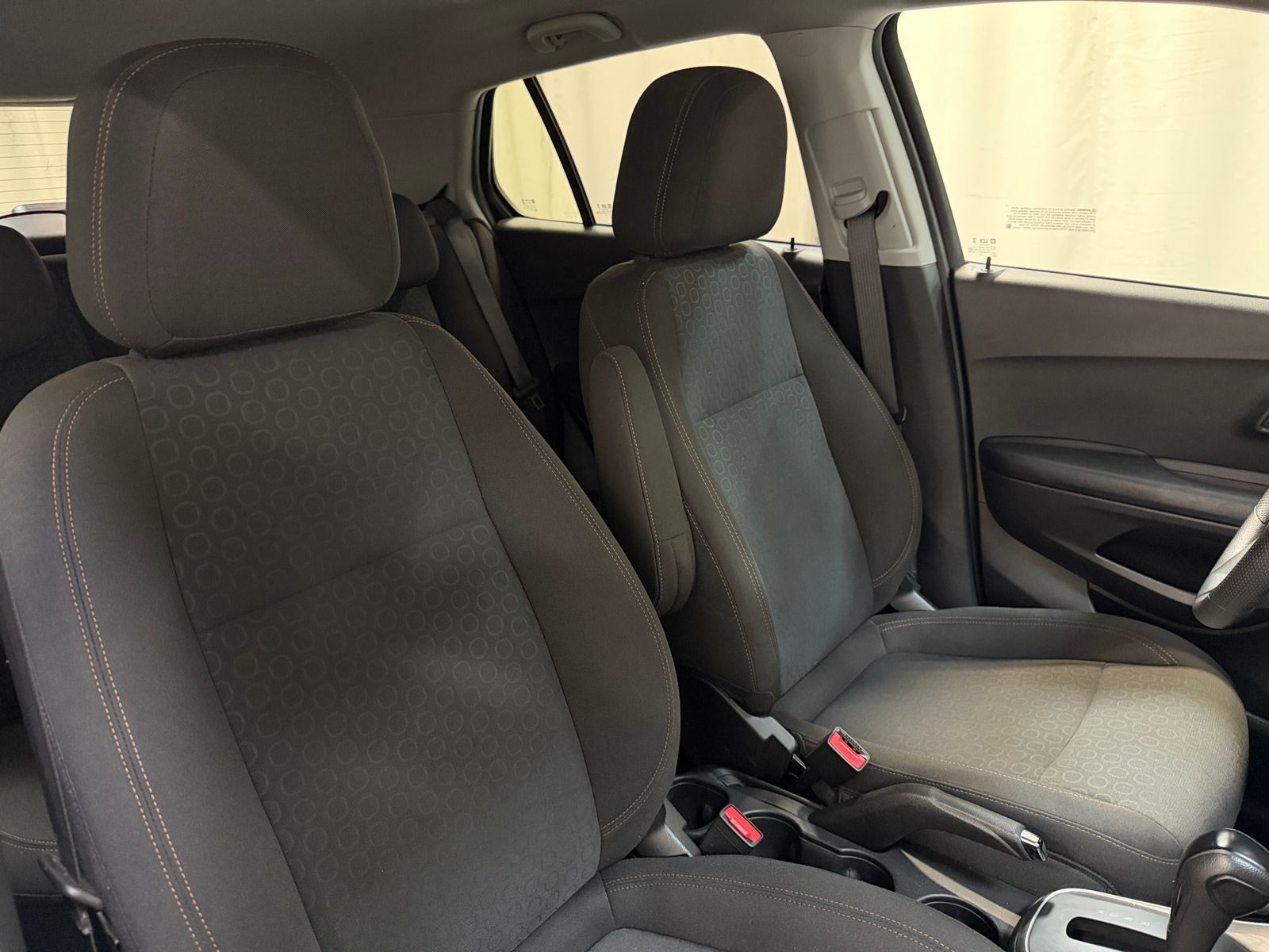 Thumbnail: 2022 Chevrolet Trax - 2