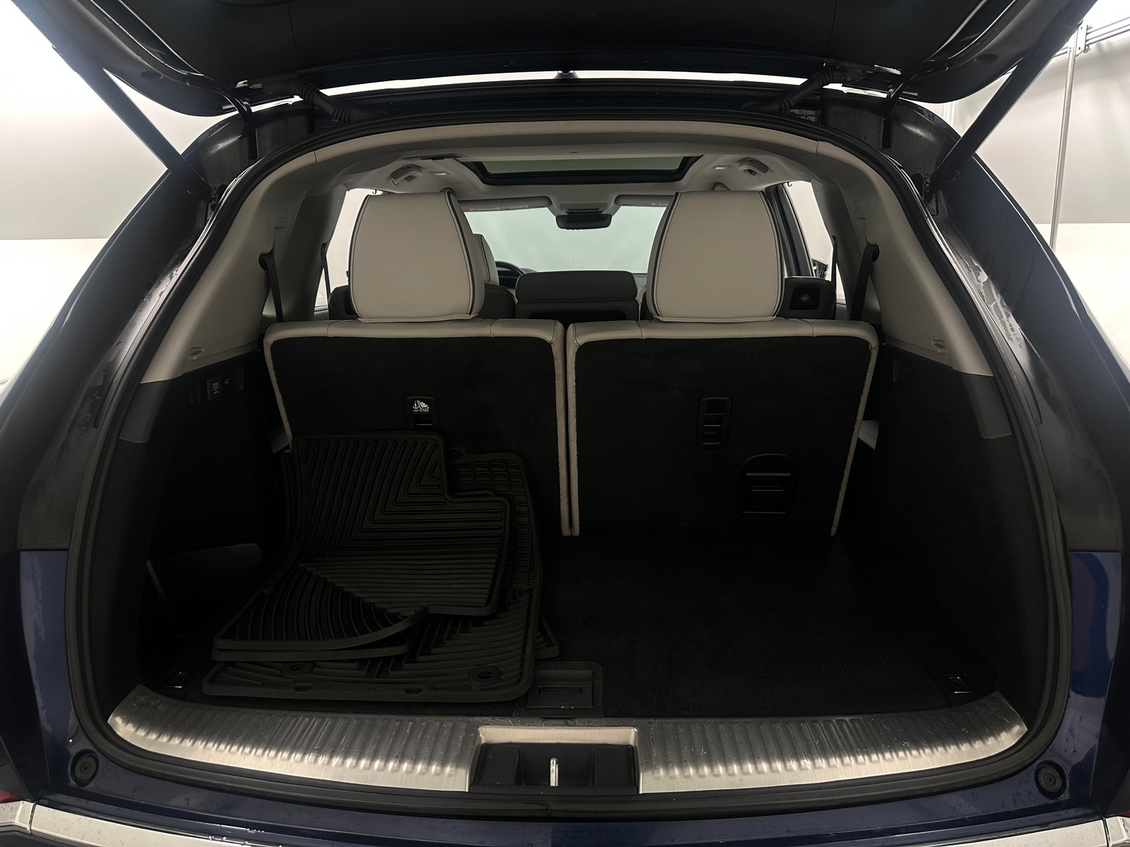 Thumbnail: 2022 Acura MDX - 6