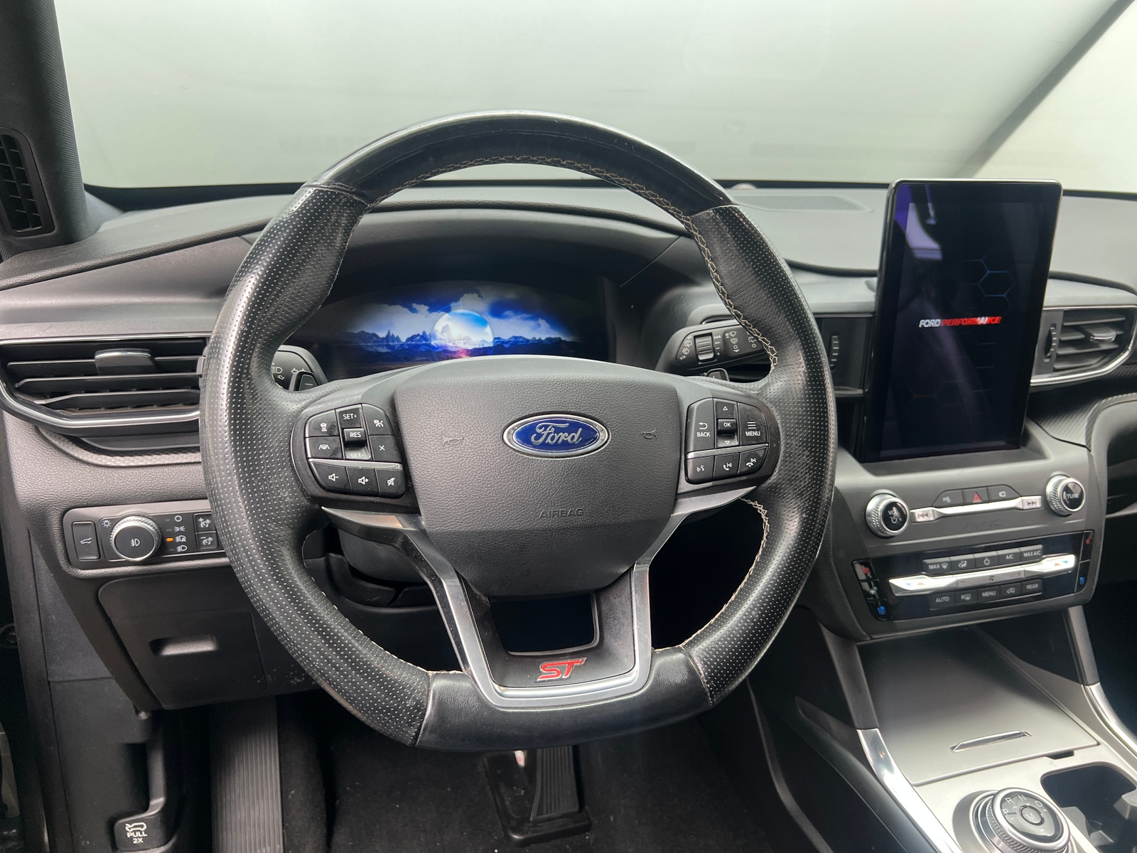 Thumbnail: 2020 Ford Explorer - 4