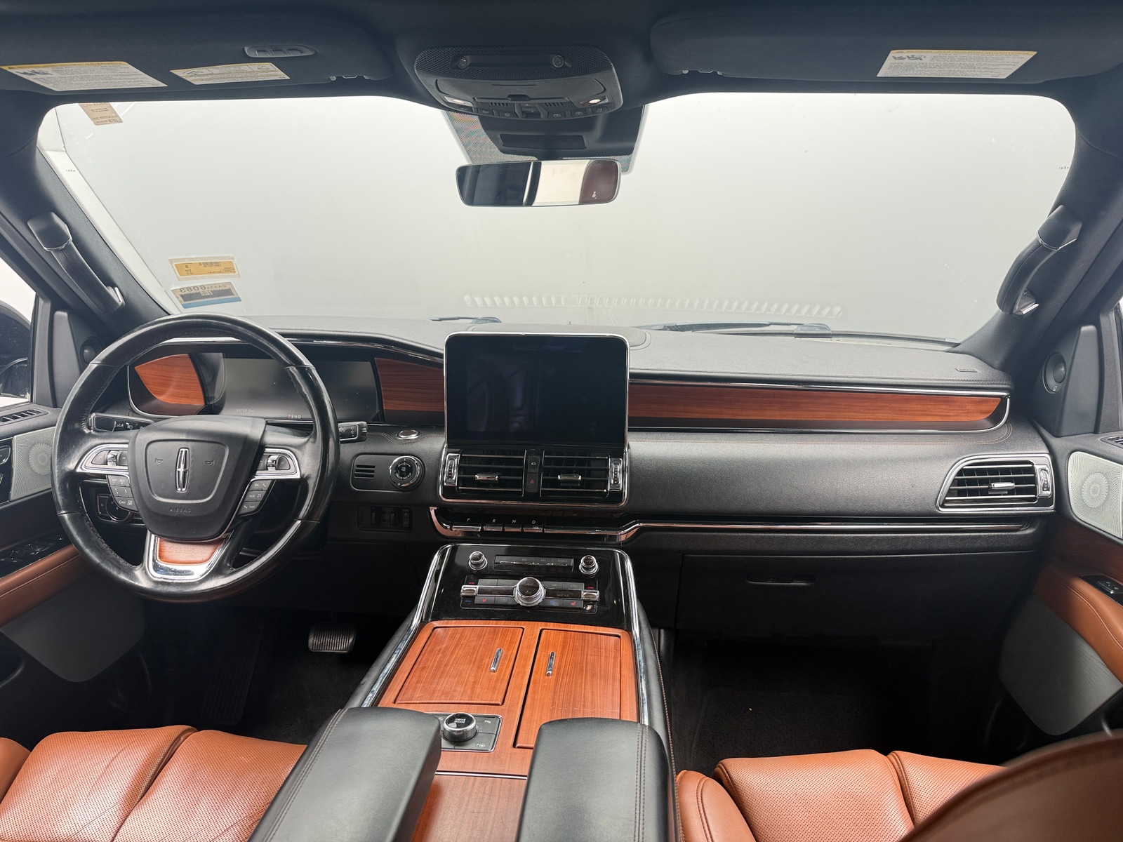 Thumbnail: 2019 Lincoln Navigator L - 2