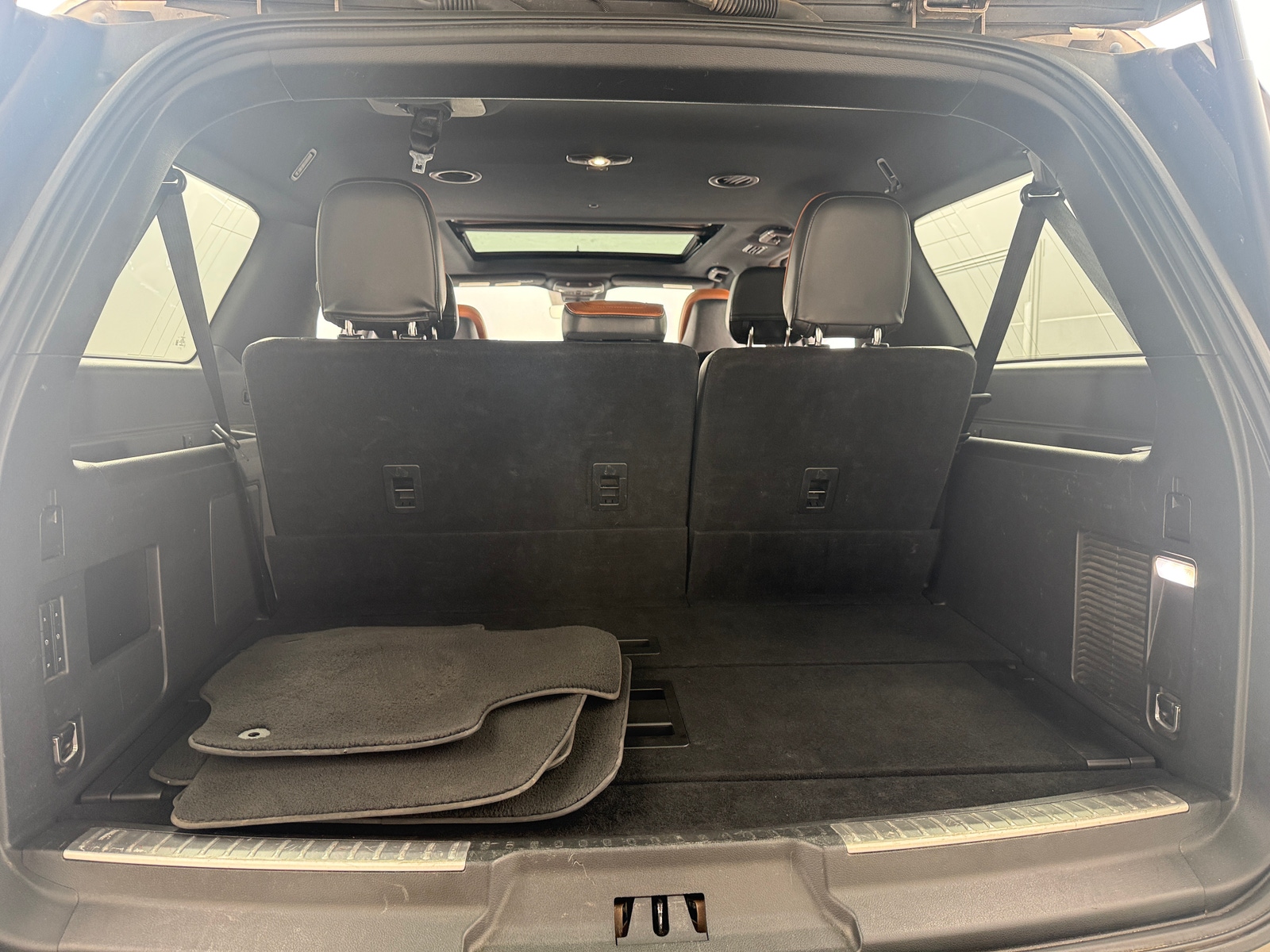 Thumbnail: 2019 Lincoln Navigator L - 6