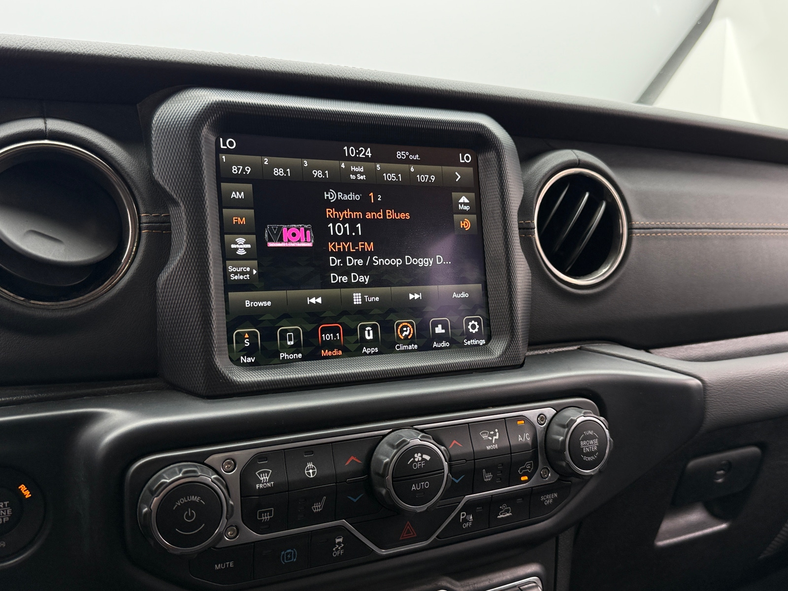 Thumbnail: 2021 Jeep Wrangler - 3
