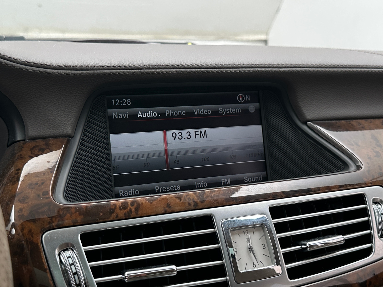 Thumbnail: 2013 Mercedes-Benz CLS - 3