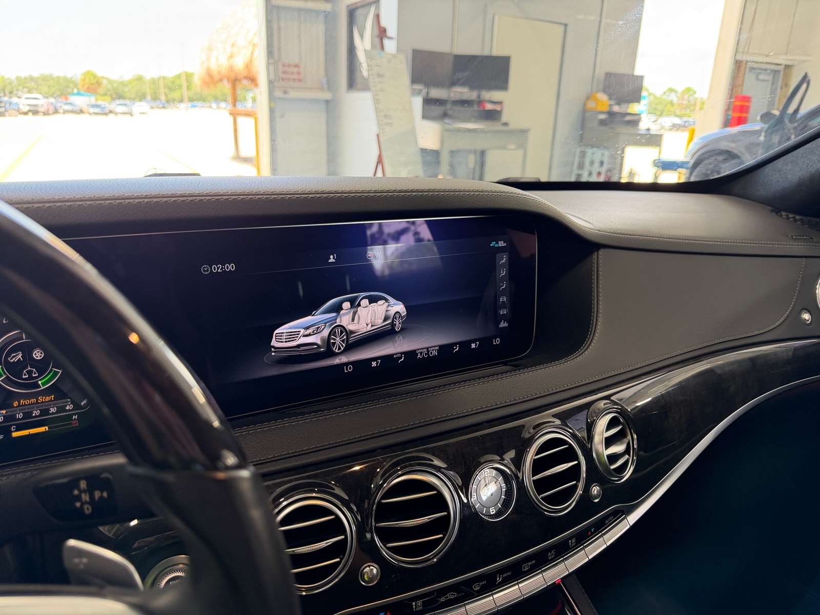 Thumbnail: 2019 Mercedes-Benz S-Class - 3