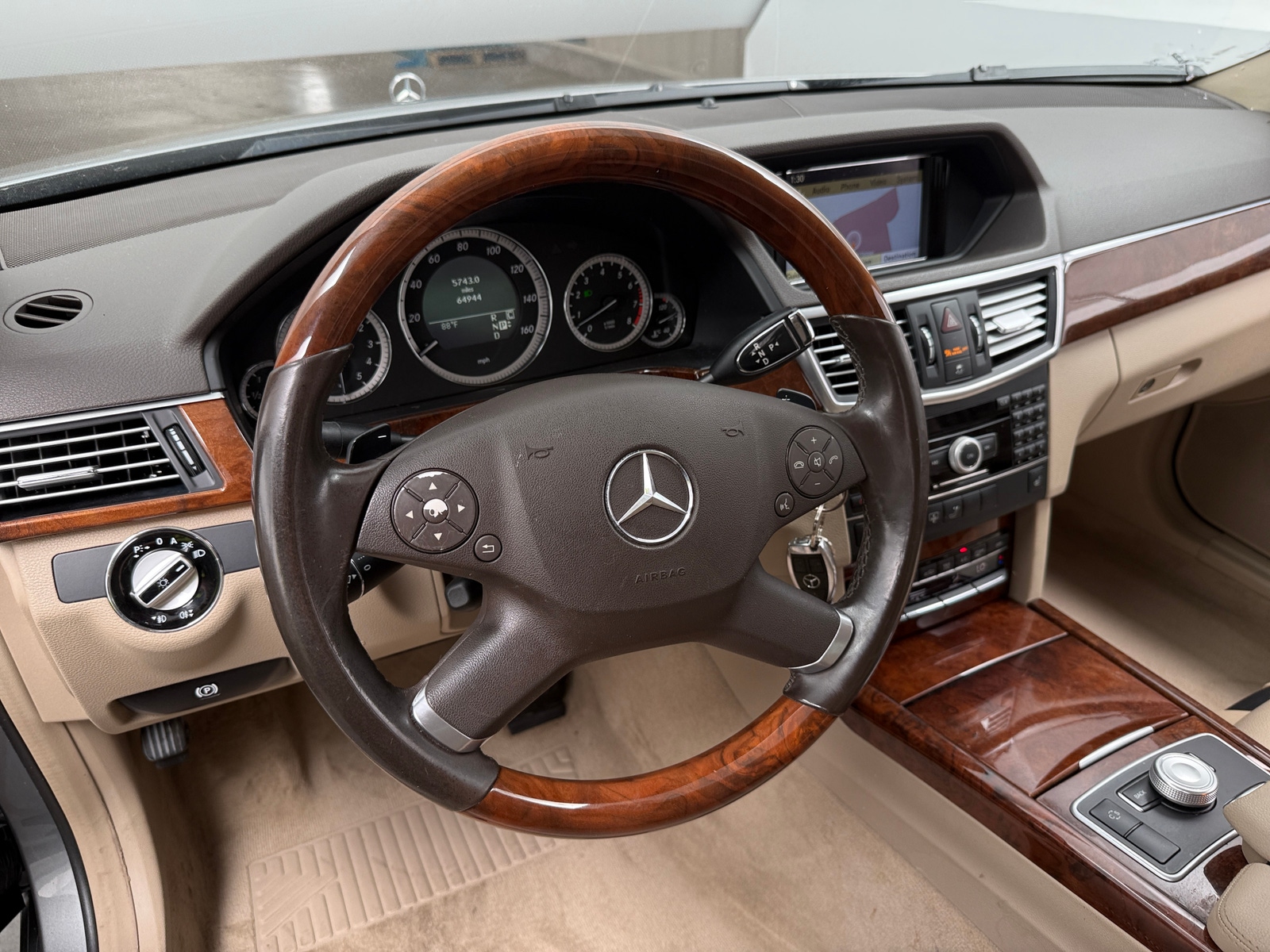 Thumbnail: 2010 Mercedes-Benz E-Class - 4
