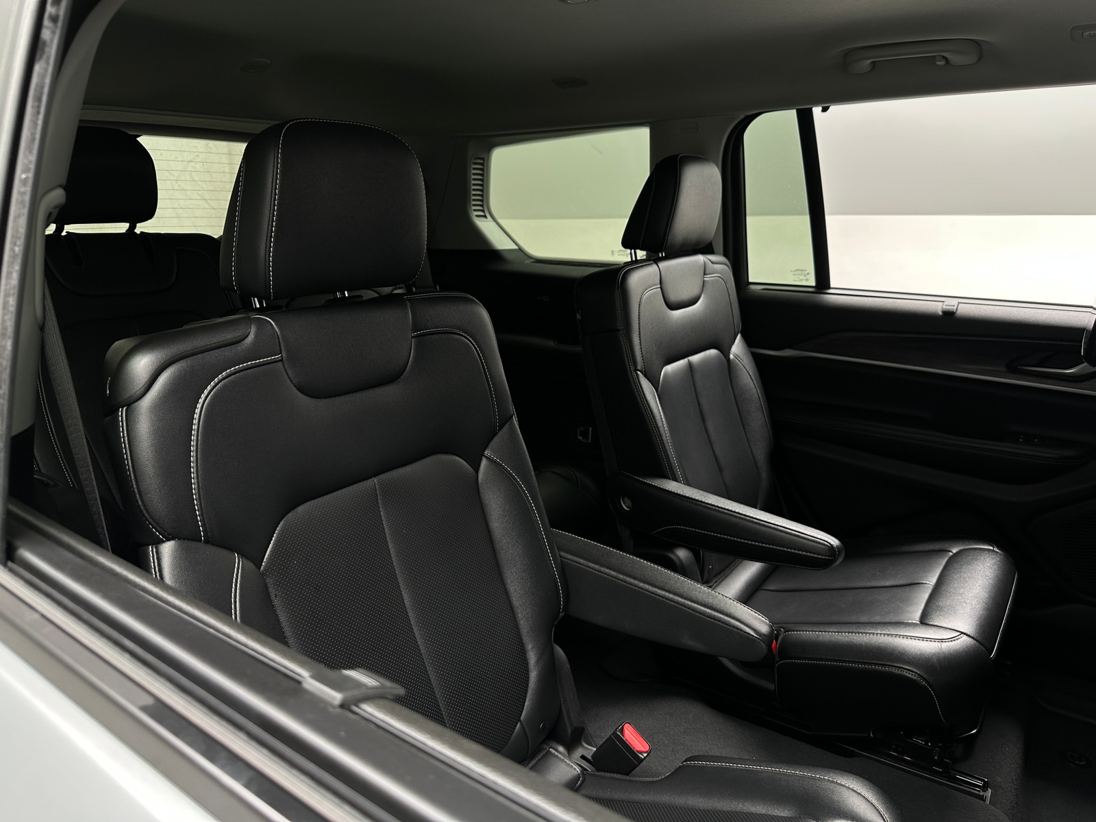 Thumbnail: 2023 Jeep Grand Cherokee L - 5
