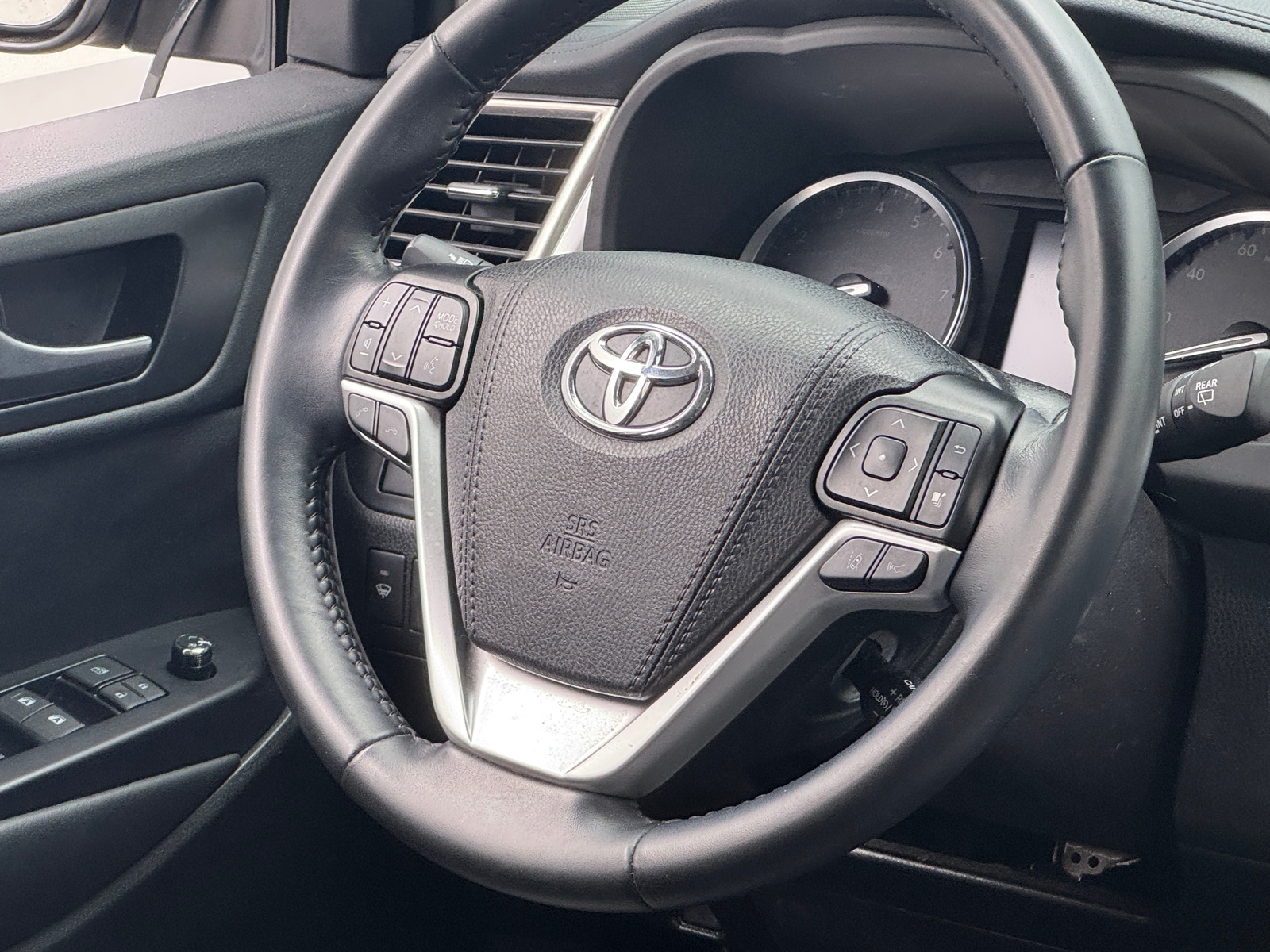 Thumbnail: 2019 Toyota Highlander - 5