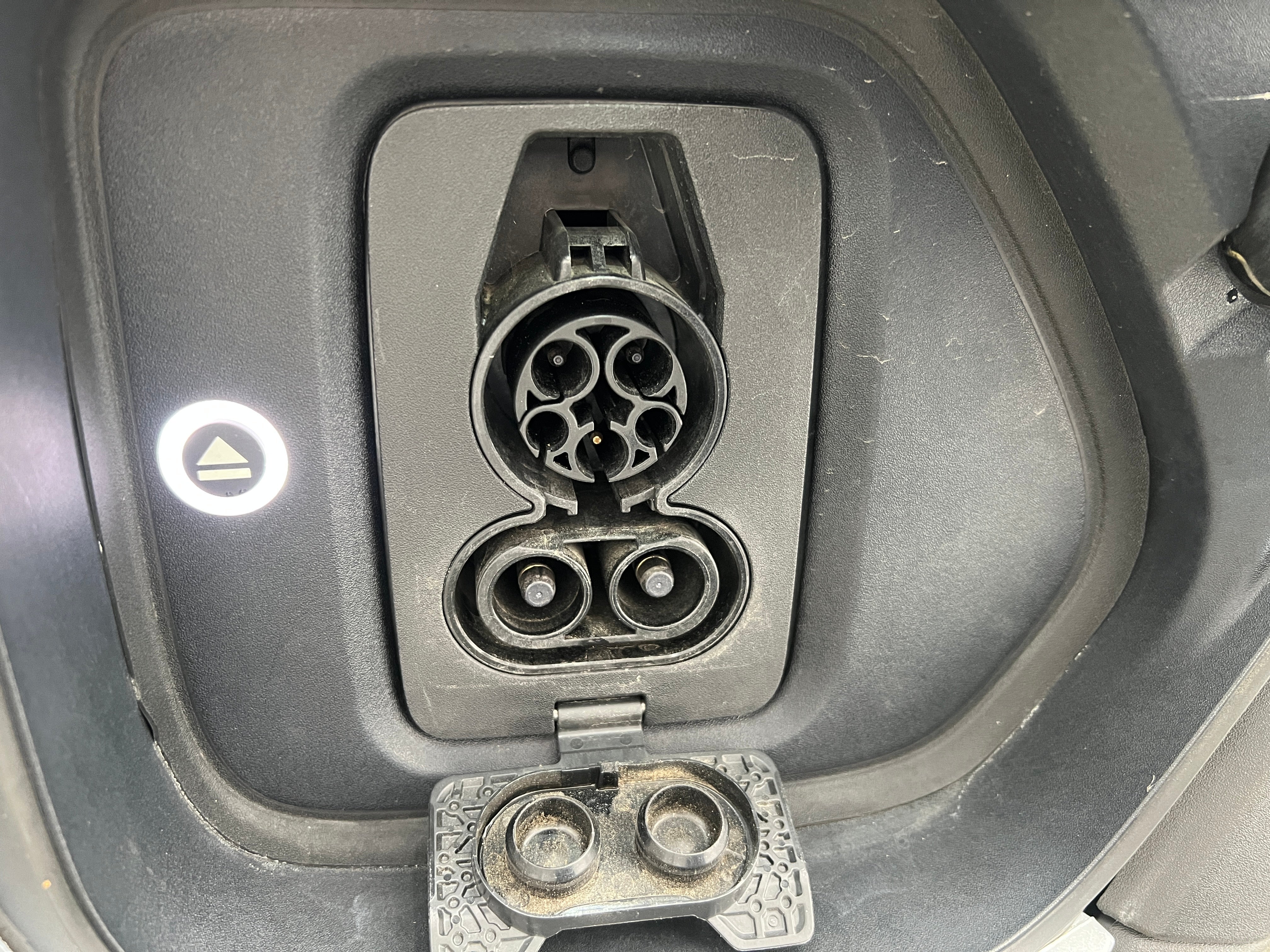 Used 2025 Rivian R1S Adventure with VIN 7PDSGBBA0SN046352 for sale in Pewaukee, WI