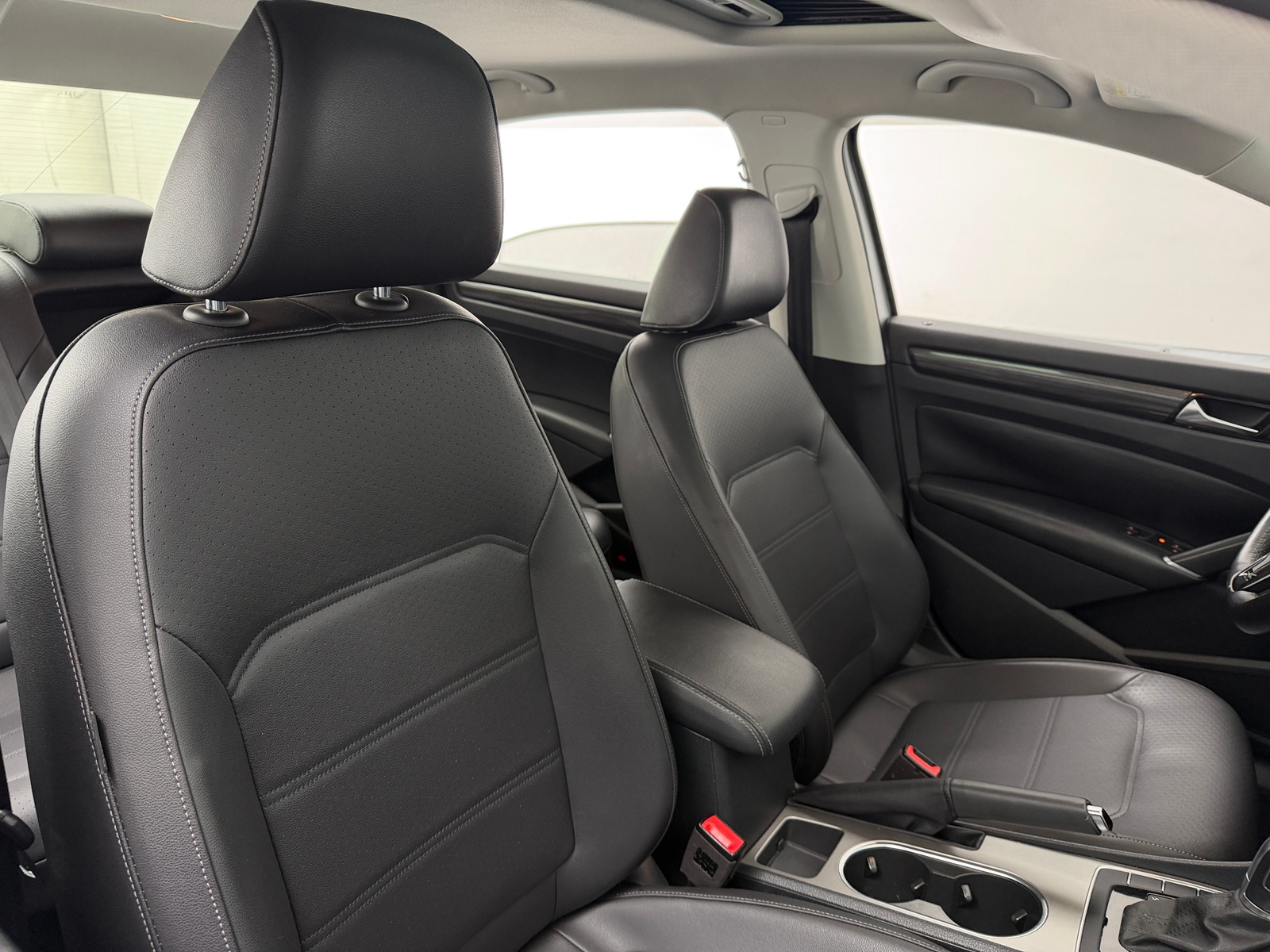 Thumbnail: 2020 Volkswagen Passat - 2