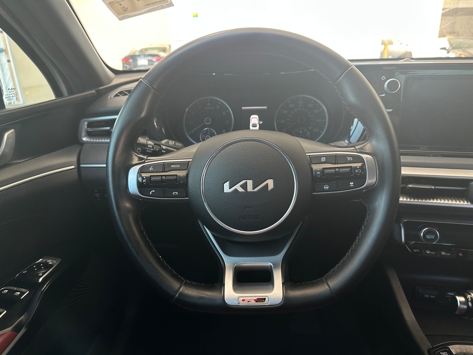 Thumbnail: 2022 Kia K5 - 4