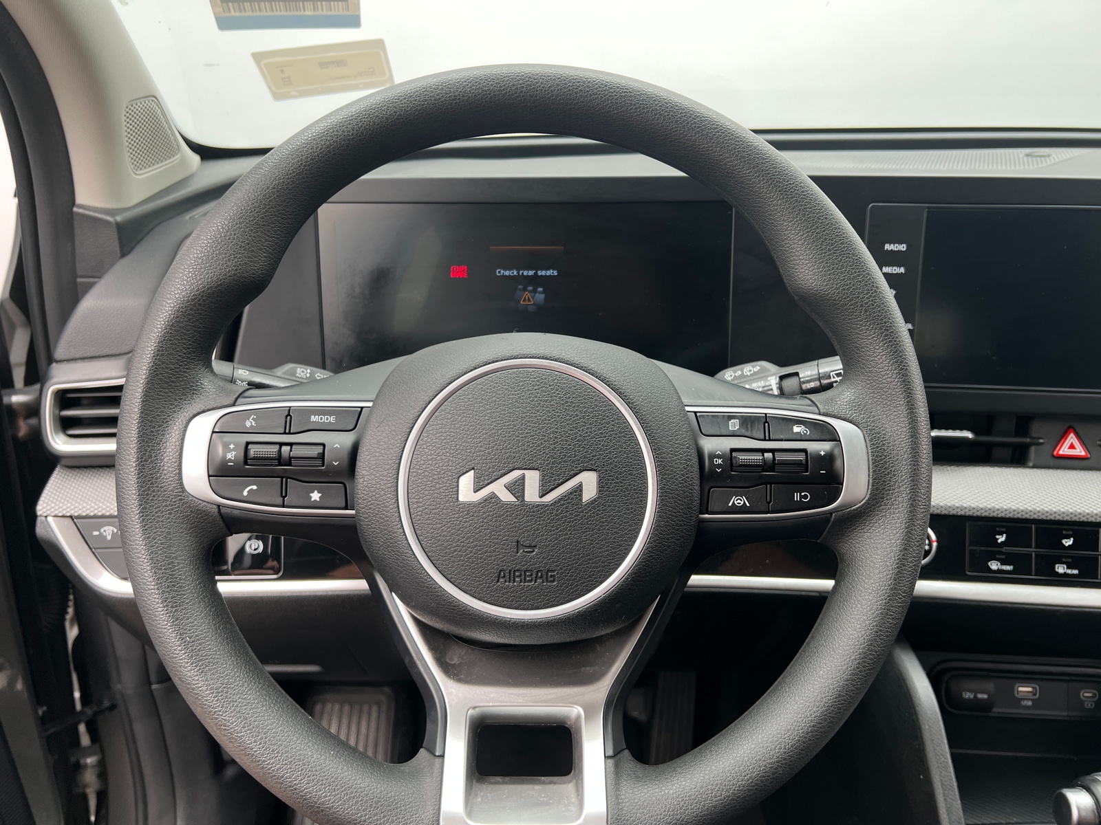 Thumbnail: 2023 Kia Sportage - 5