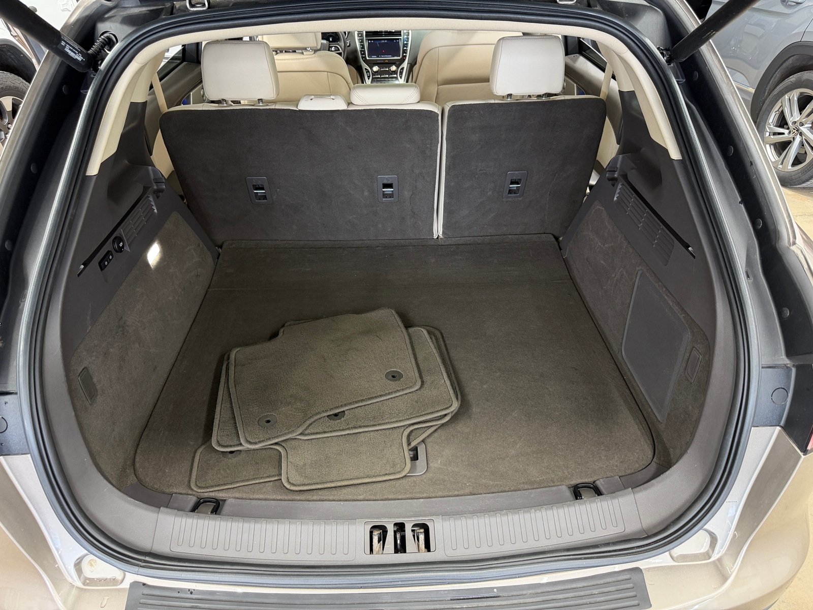 Thumbnail: 2019 Lincoln Nautilus - 6