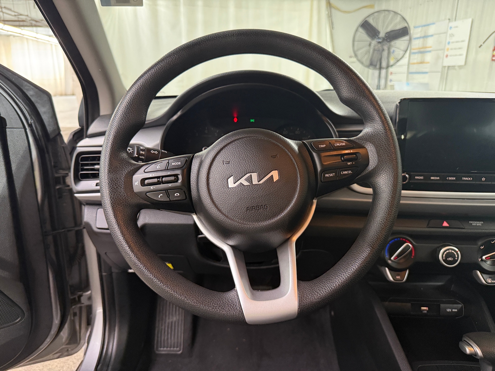 Thumbnail: 2023 Kia Rio - 5