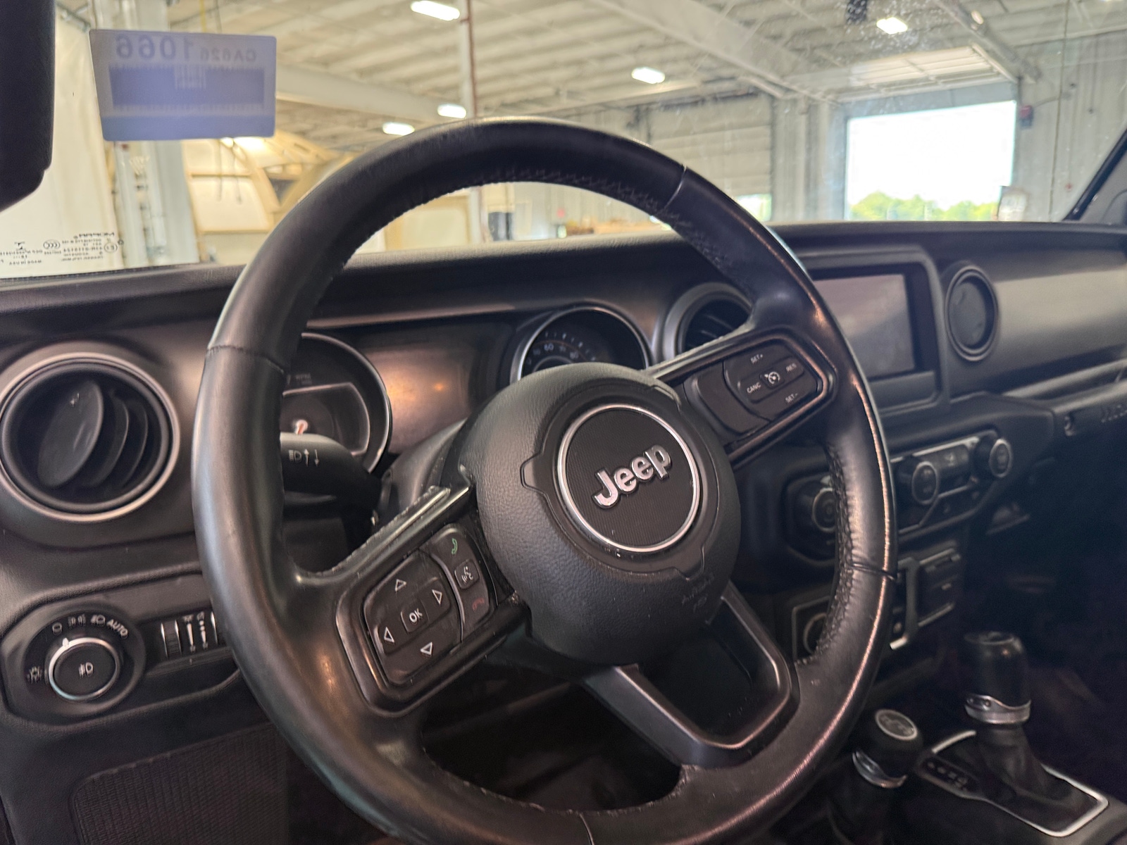 Thumbnail: 2019 Jeep Wrangler - 5