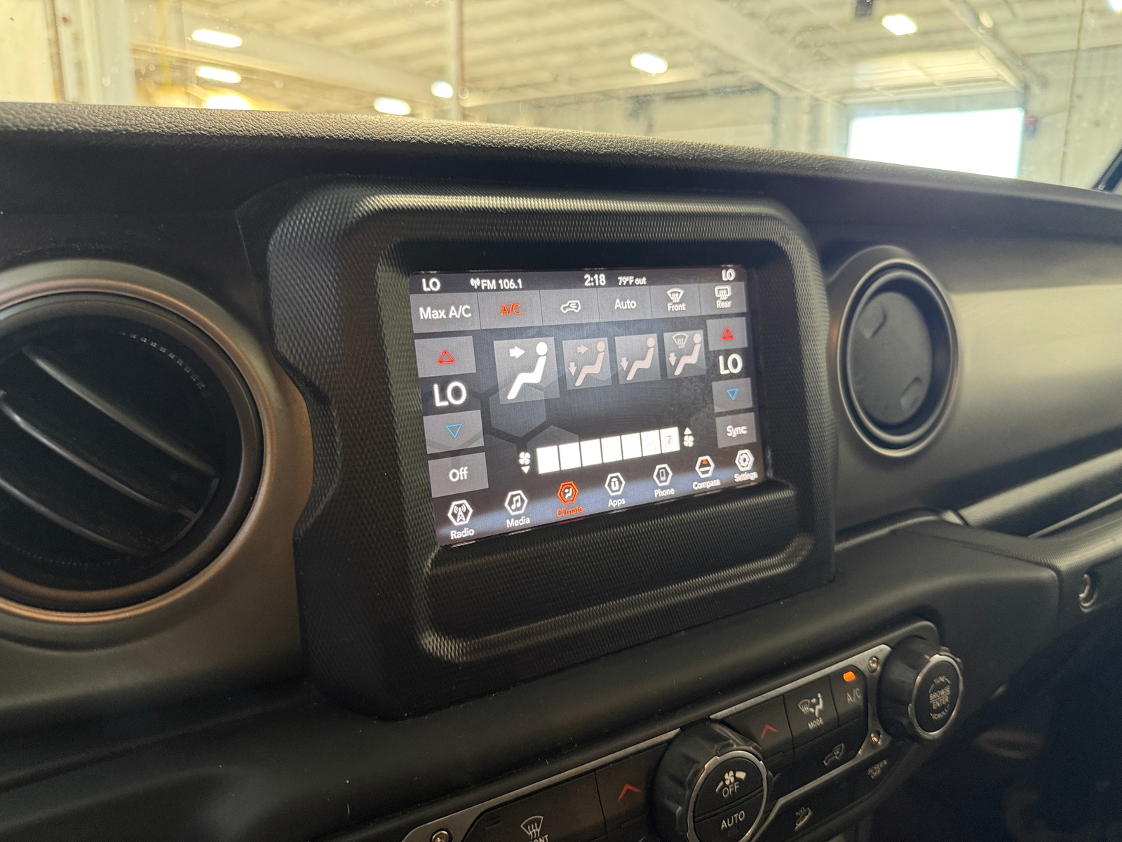Thumbnail: 2019 Jeep Wrangler - 4