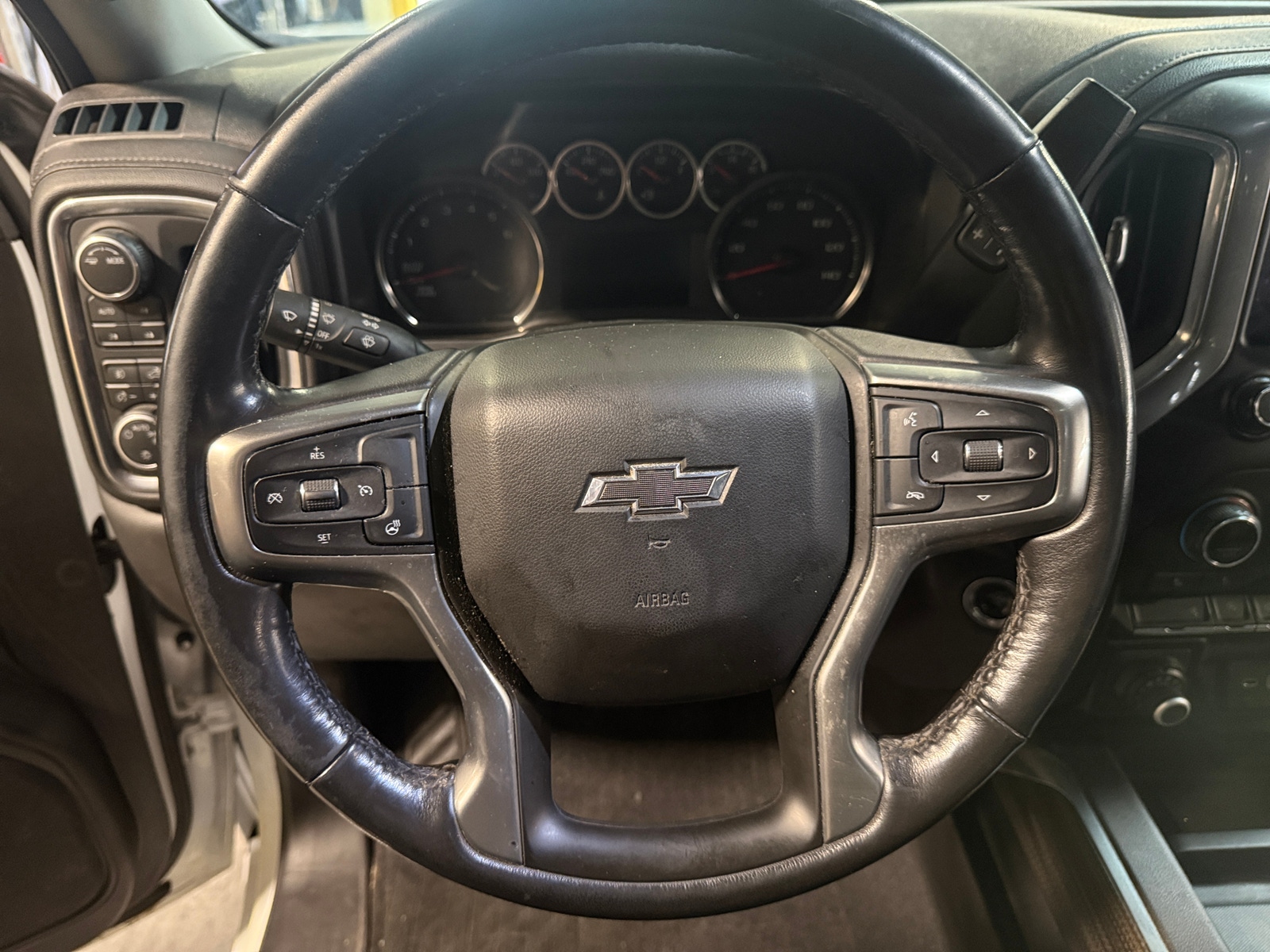 Thumbnail: 2020 Chevrolet Silverado 1500 - 5