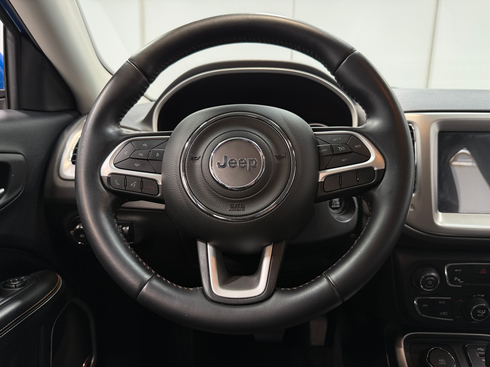 Thumbnail: 2017 Jeep Compass - 5