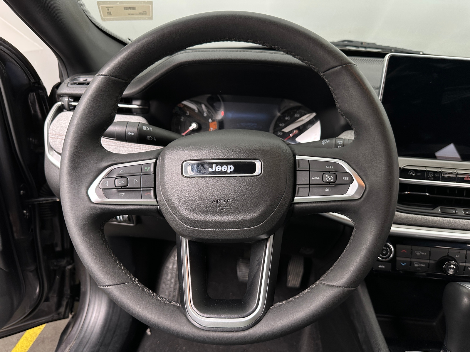 Thumbnail: 2023 Jeep Compass - 4