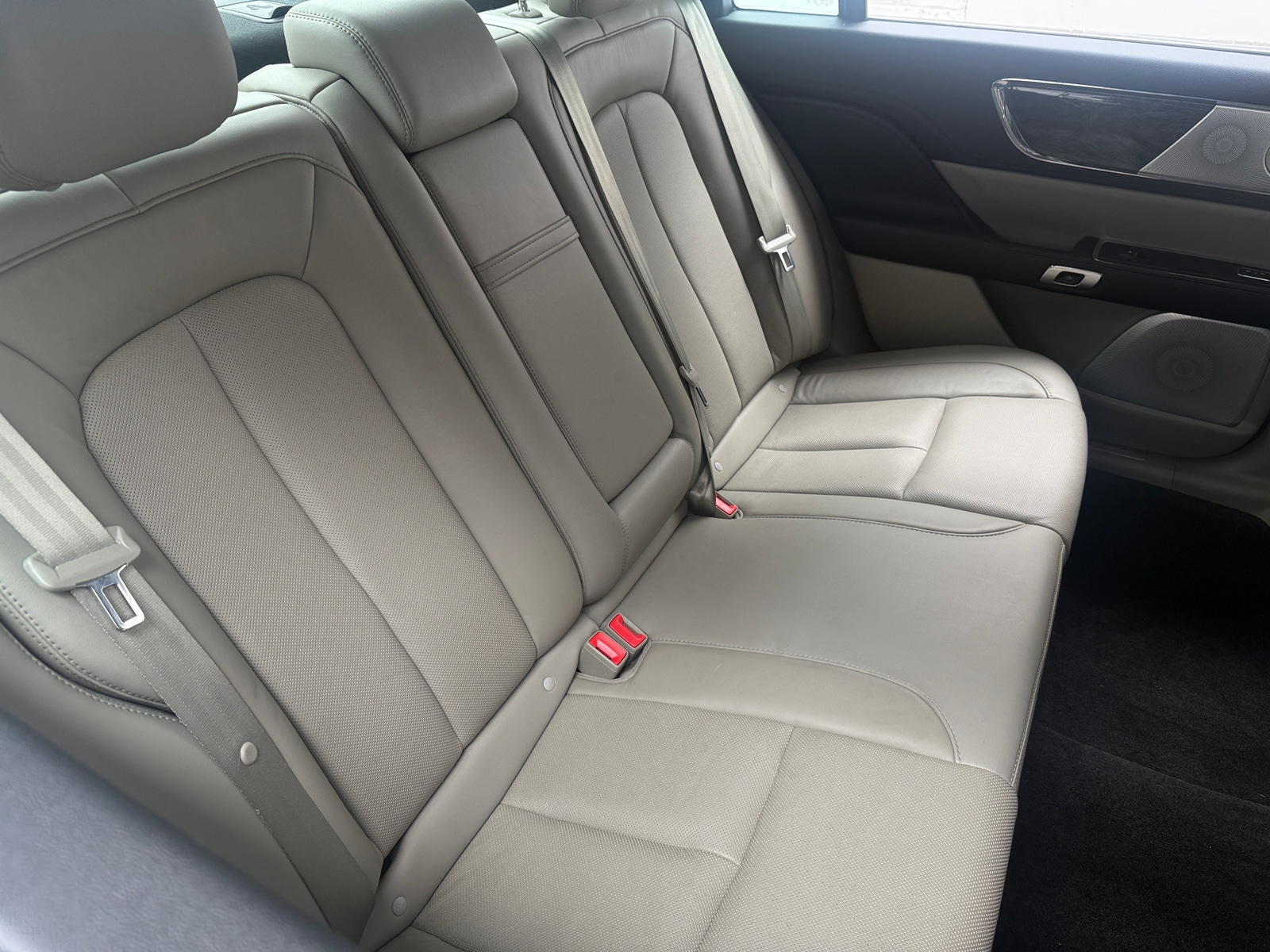 Thumbnail: 2018 Lincoln Continental - 5