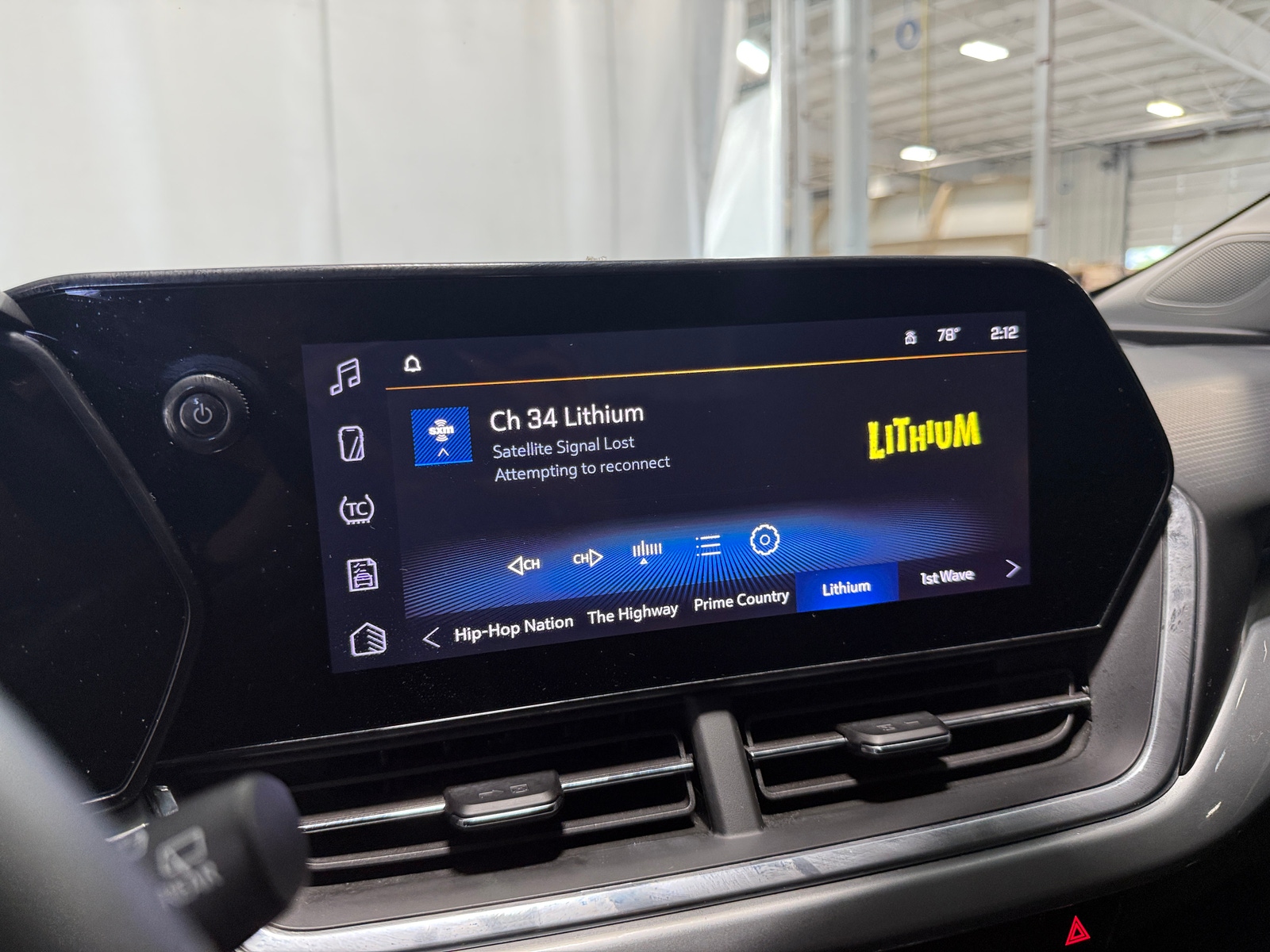 Thumbnail: 2025 Chevrolet Trax - 3