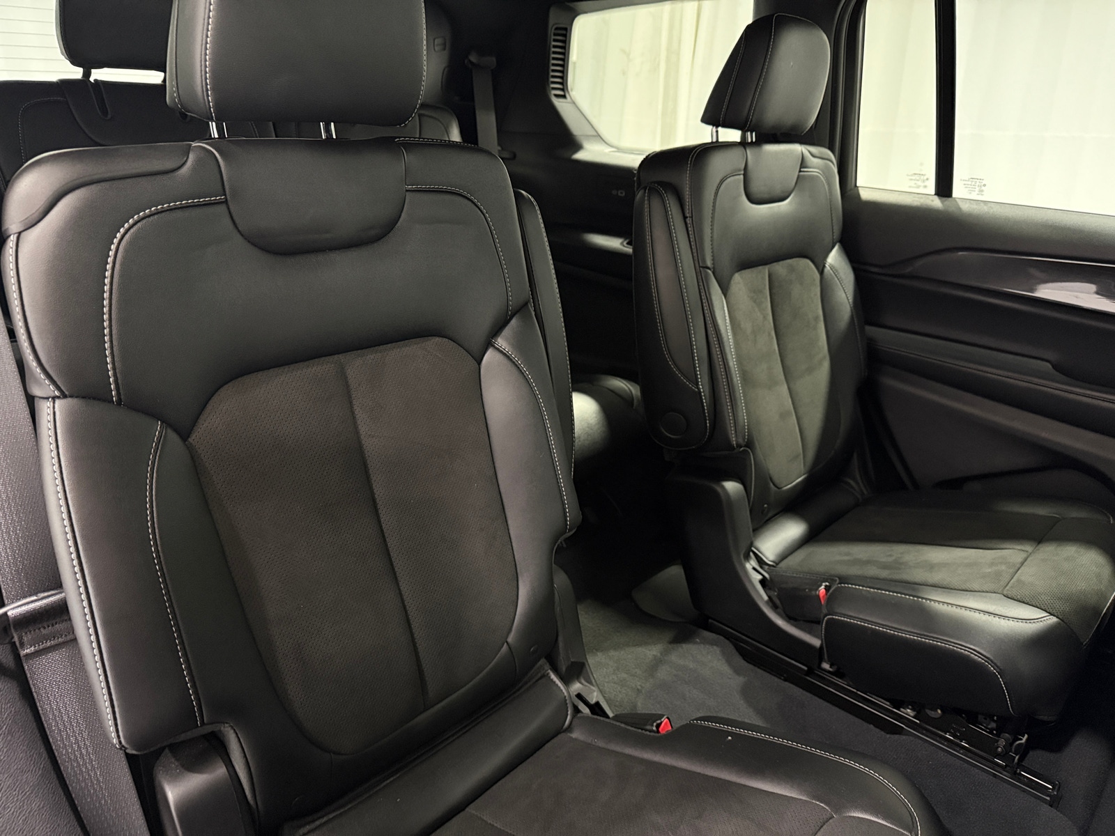 Thumbnail: 2023 Jeep Grand Cherokee L - 5