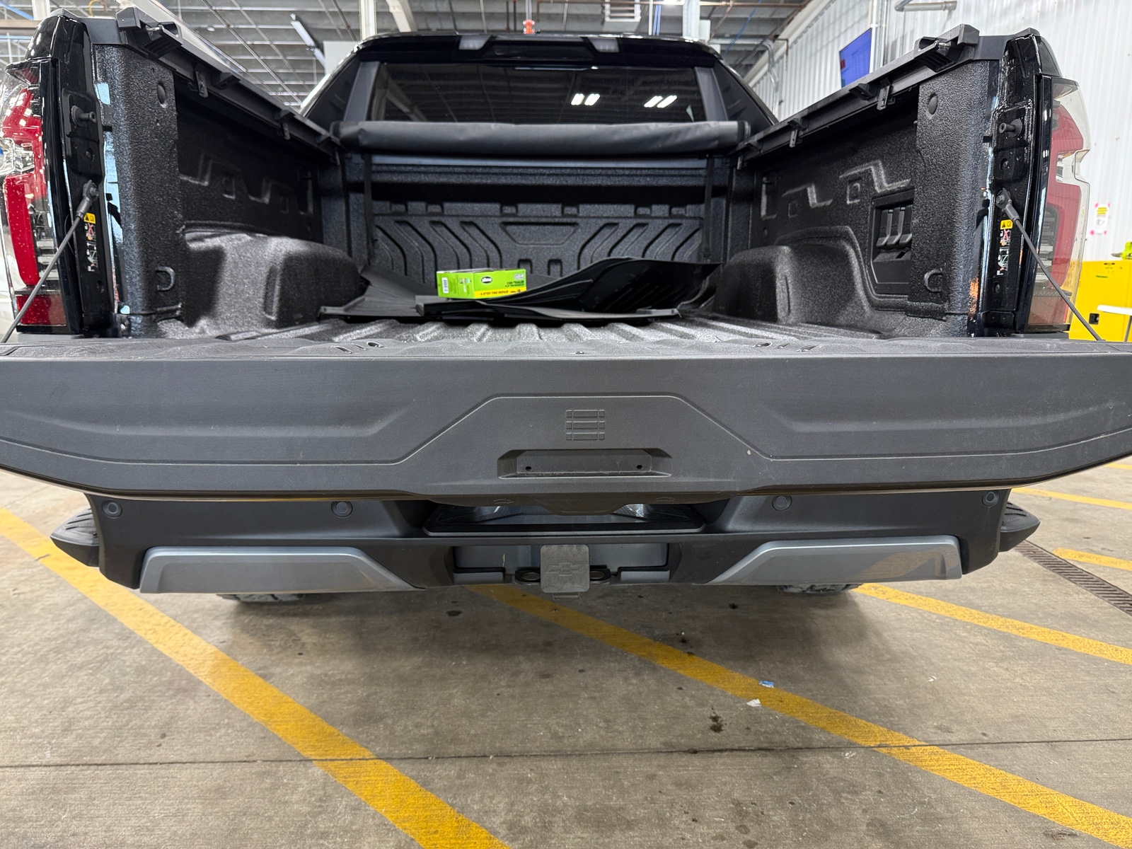 Thumbnail: 2026 Chevrolet Silverado EV - 6
