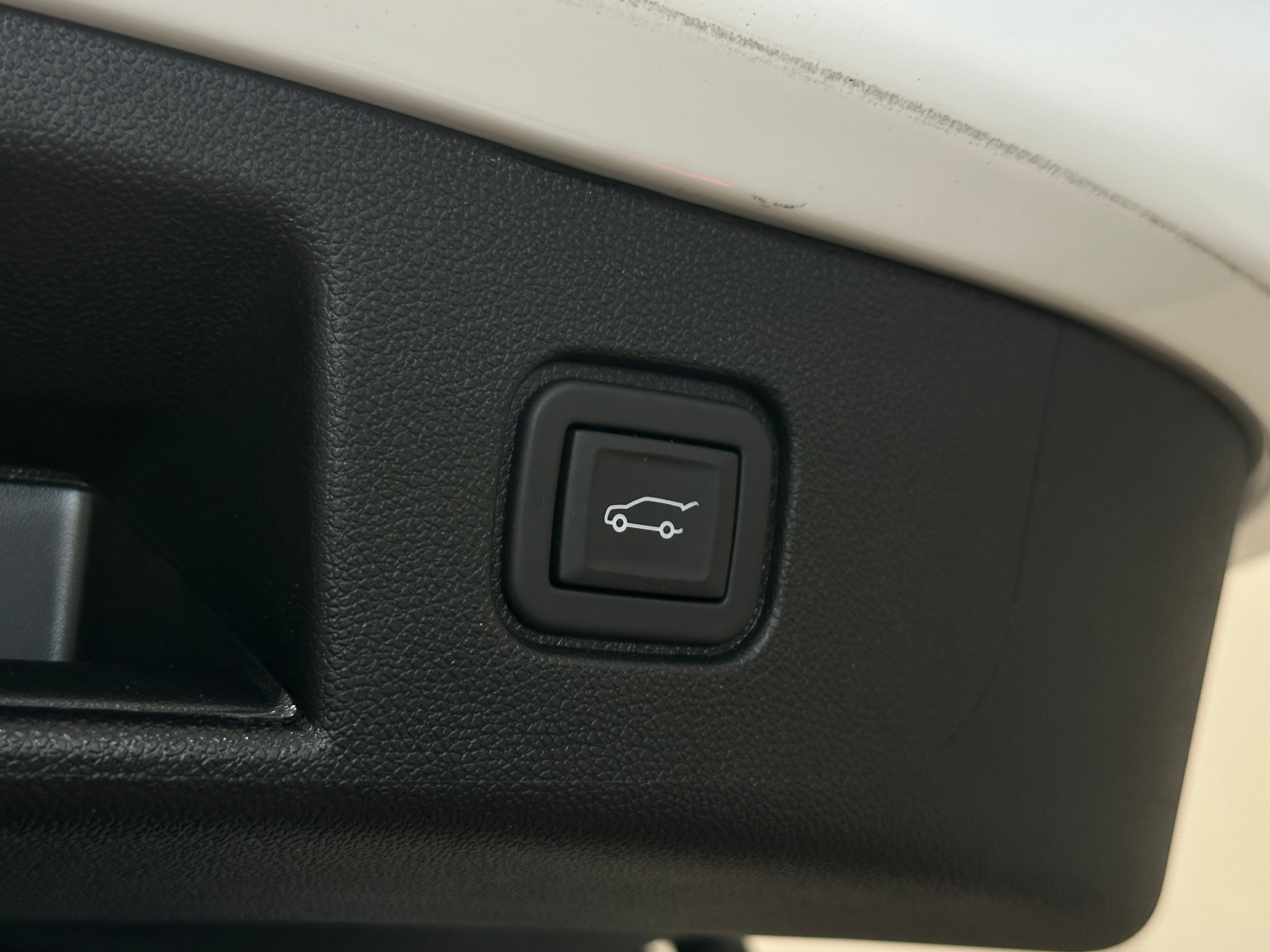 Used 2024 Chevrolet Blazer EV LT with VIN 3GNKDBRJ1RS220815 for sale in Oak Creek, WI