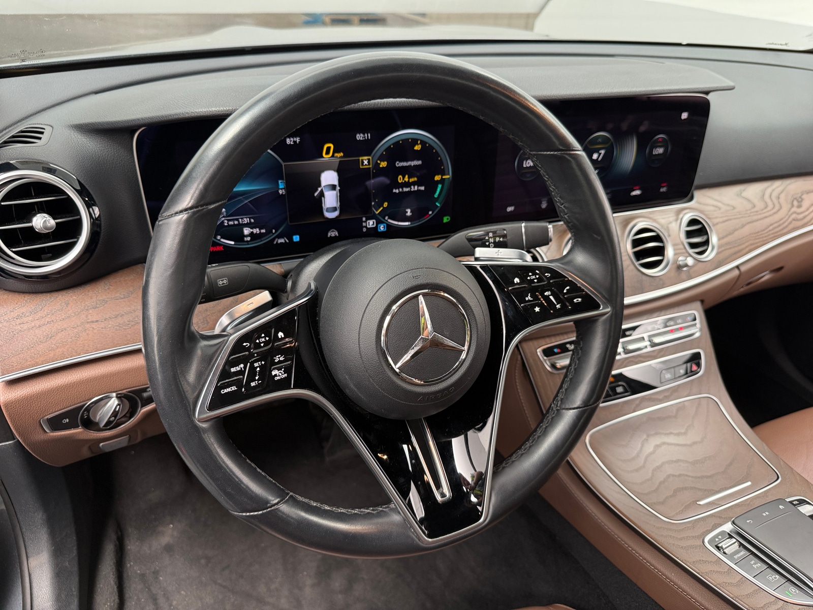 Thumbnail: 2023 Mercedes-Benz E-Class - 4