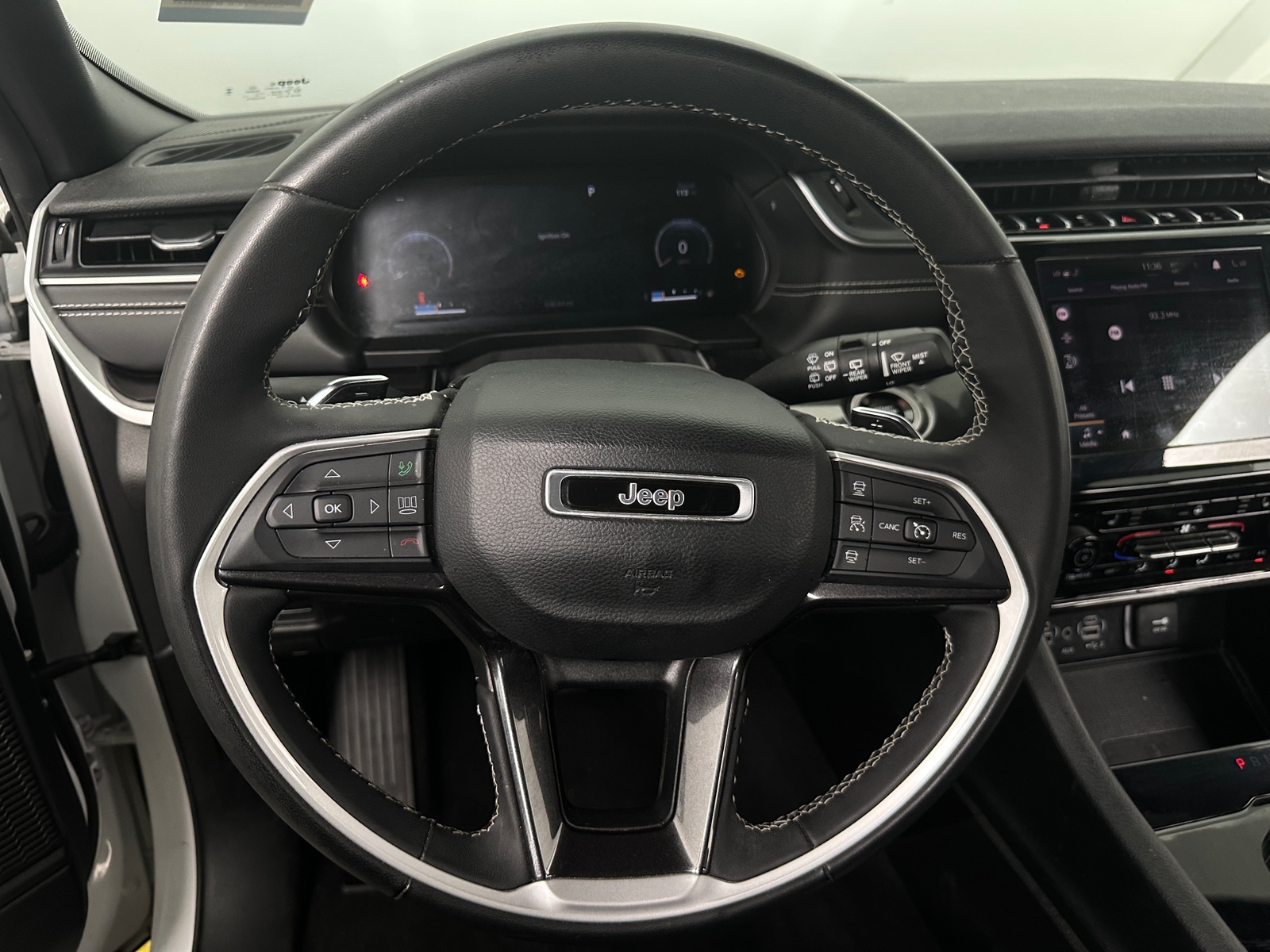 Thumbnail: 2023 Jeep Grand Cherokee L - 4