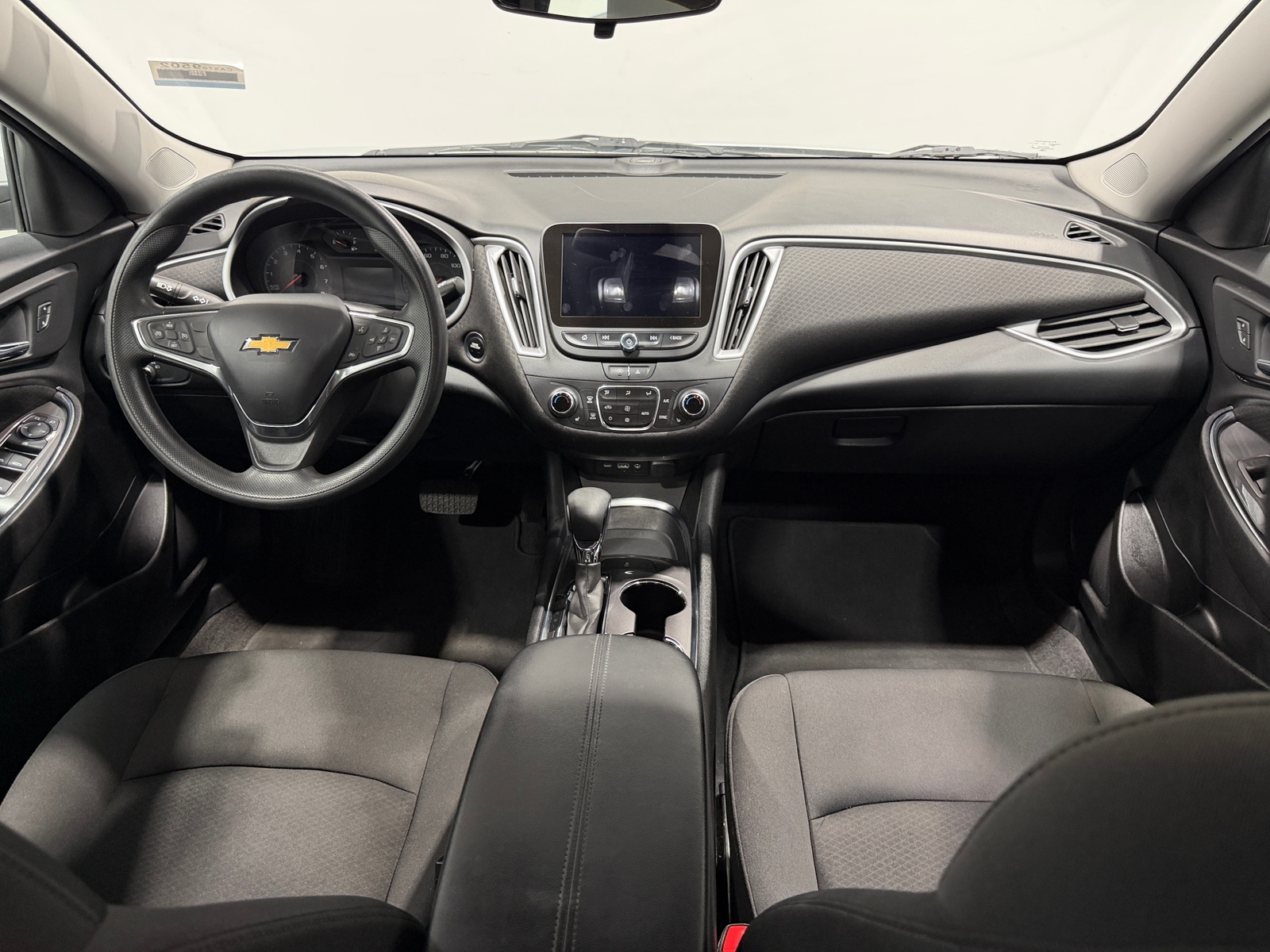 Thumbnail: 2022 Chevrolet Malibu - 3