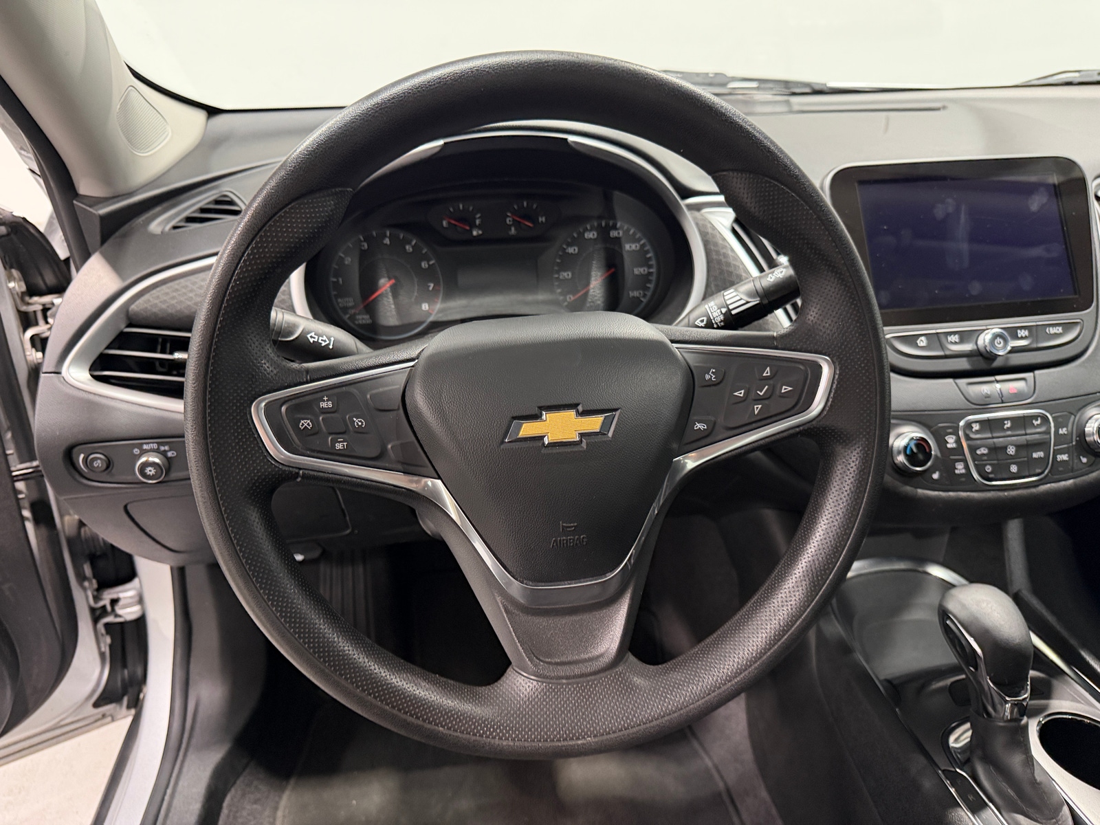 Thumbnail: 2022 Chevrolet Malibu - 5