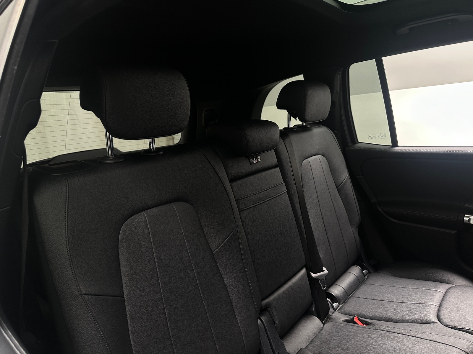 Thumbnail: 2022 Mercedes-Benz GLB - 5