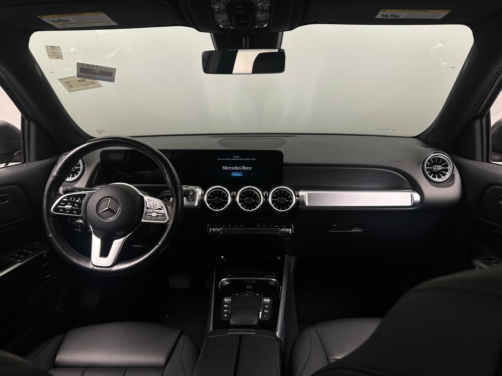 Thumbnail: 2022 Mercedes-Benz GLB - 2