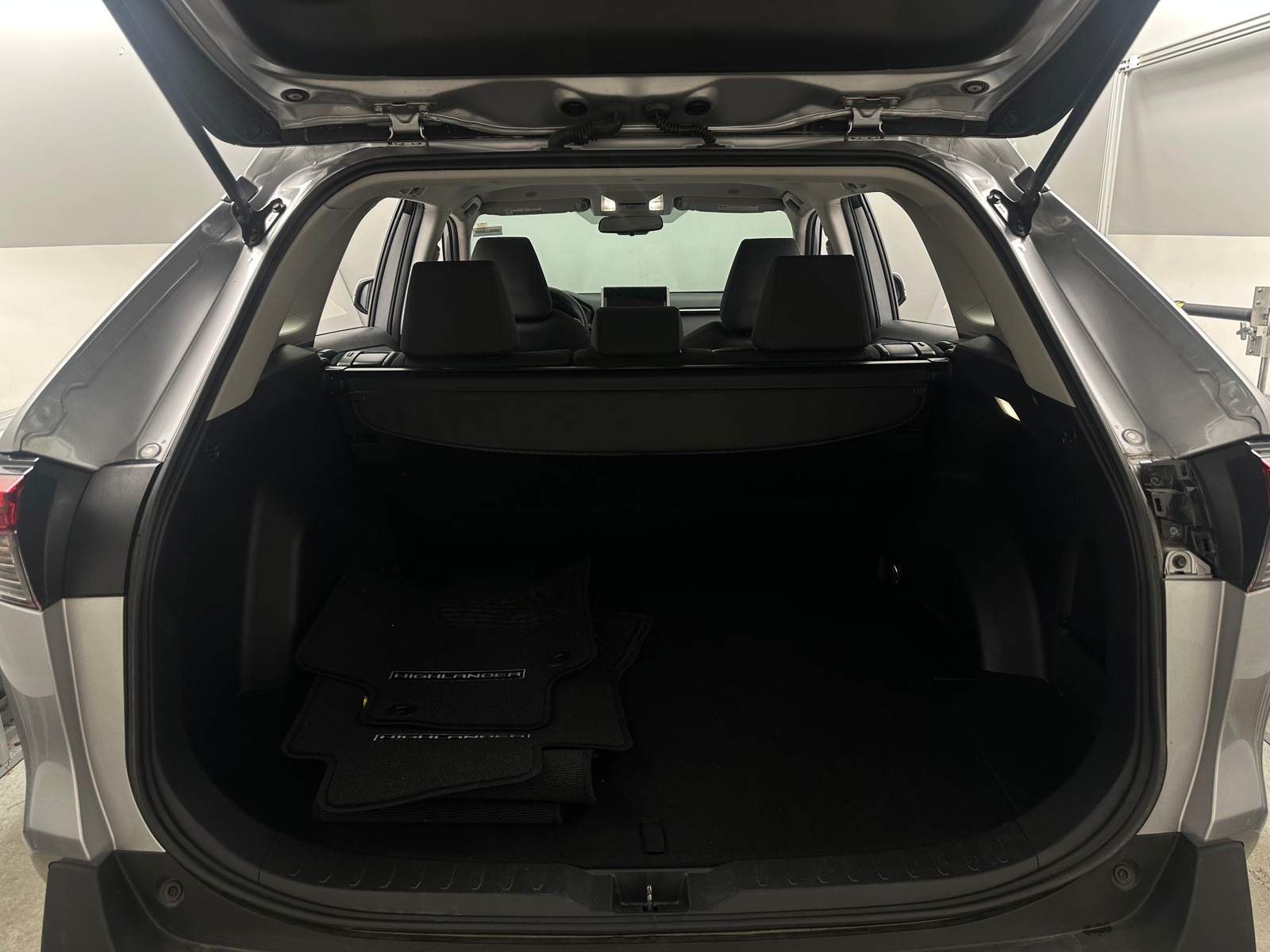 Thumbnail: 2025 Toyota RAV4 - 7
