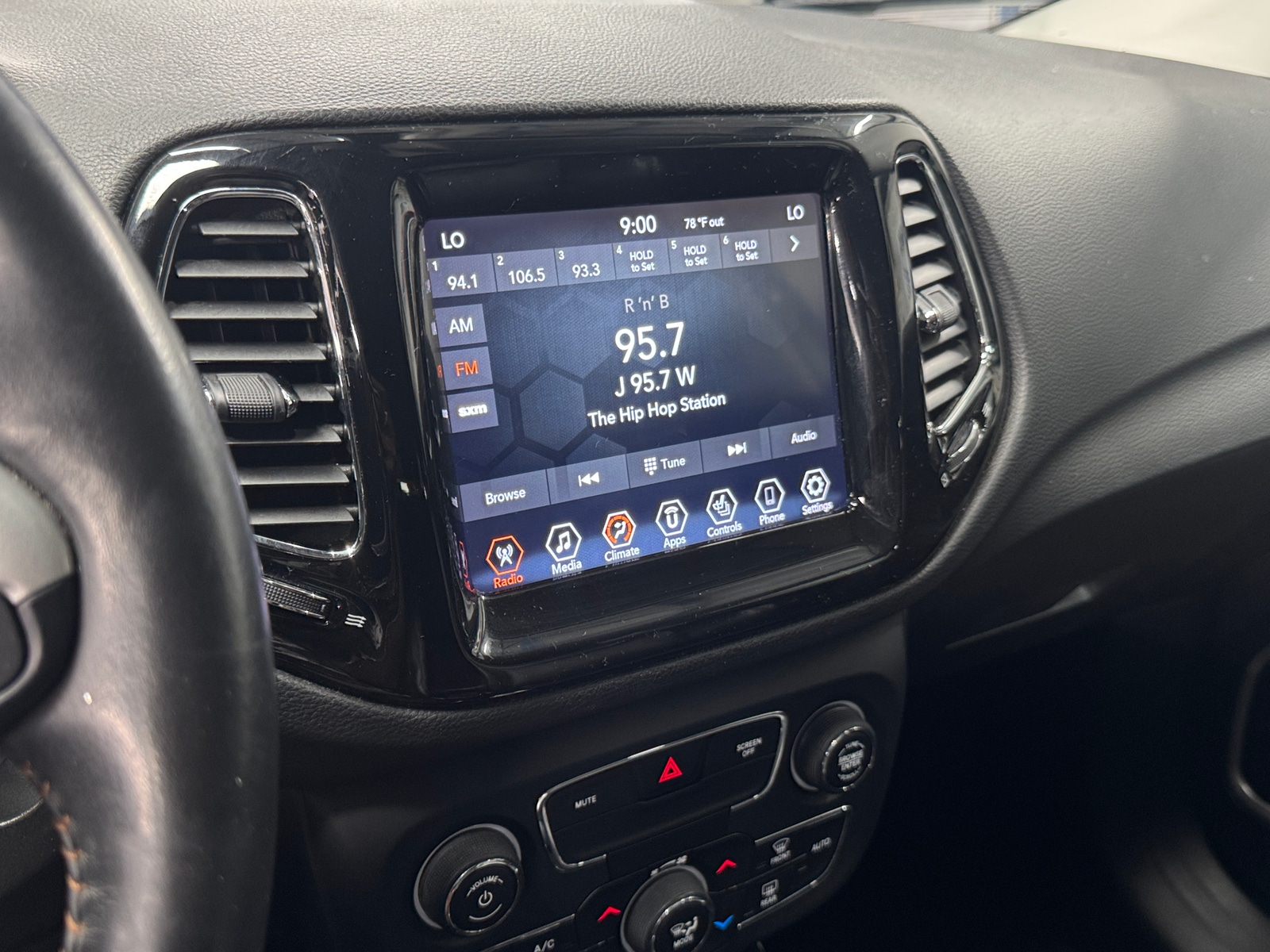 Thumbnail: 2019 Jeep Compass - 3