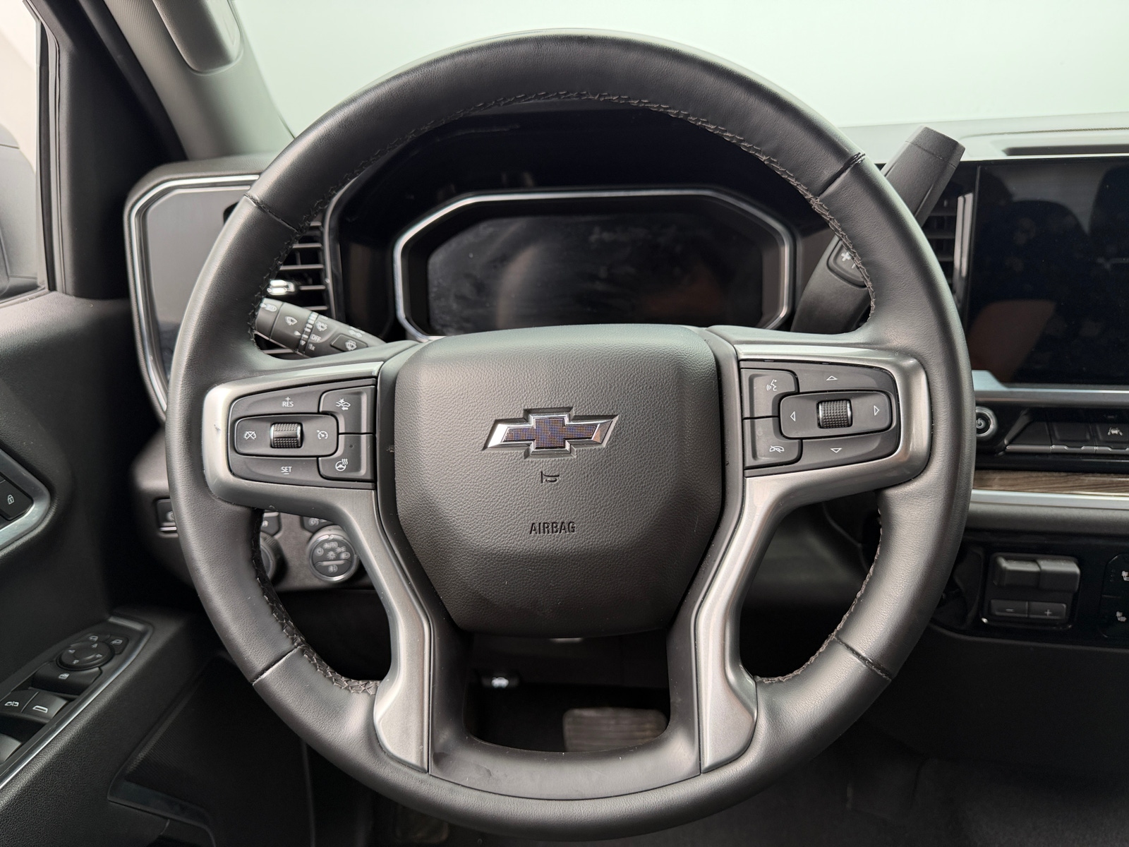 Thumbnail: 2026 Chevrolet Silverado 1500 - 5