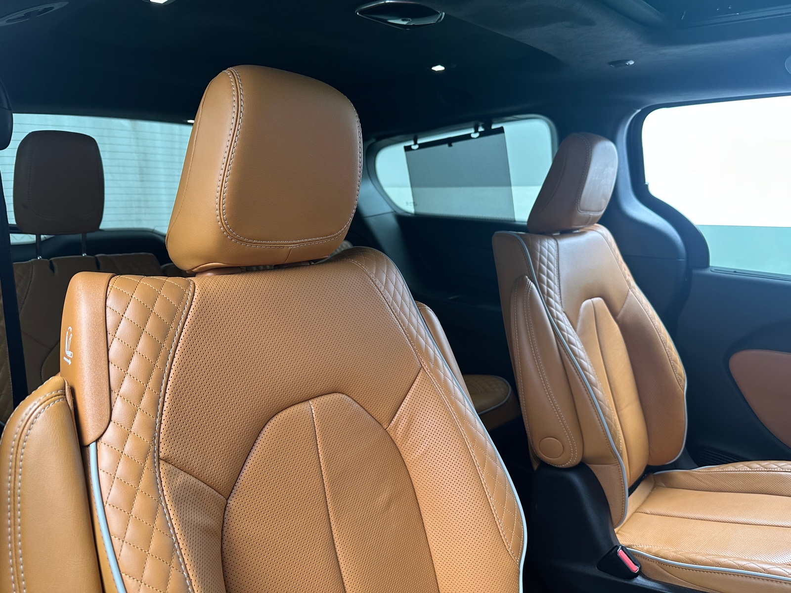 Thumbnail: 2022 Chrysler Pacifica - 5