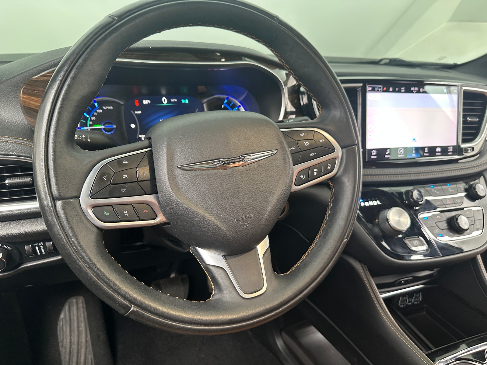 Thumbnail: 2022 Chrysler Pacifica - 4