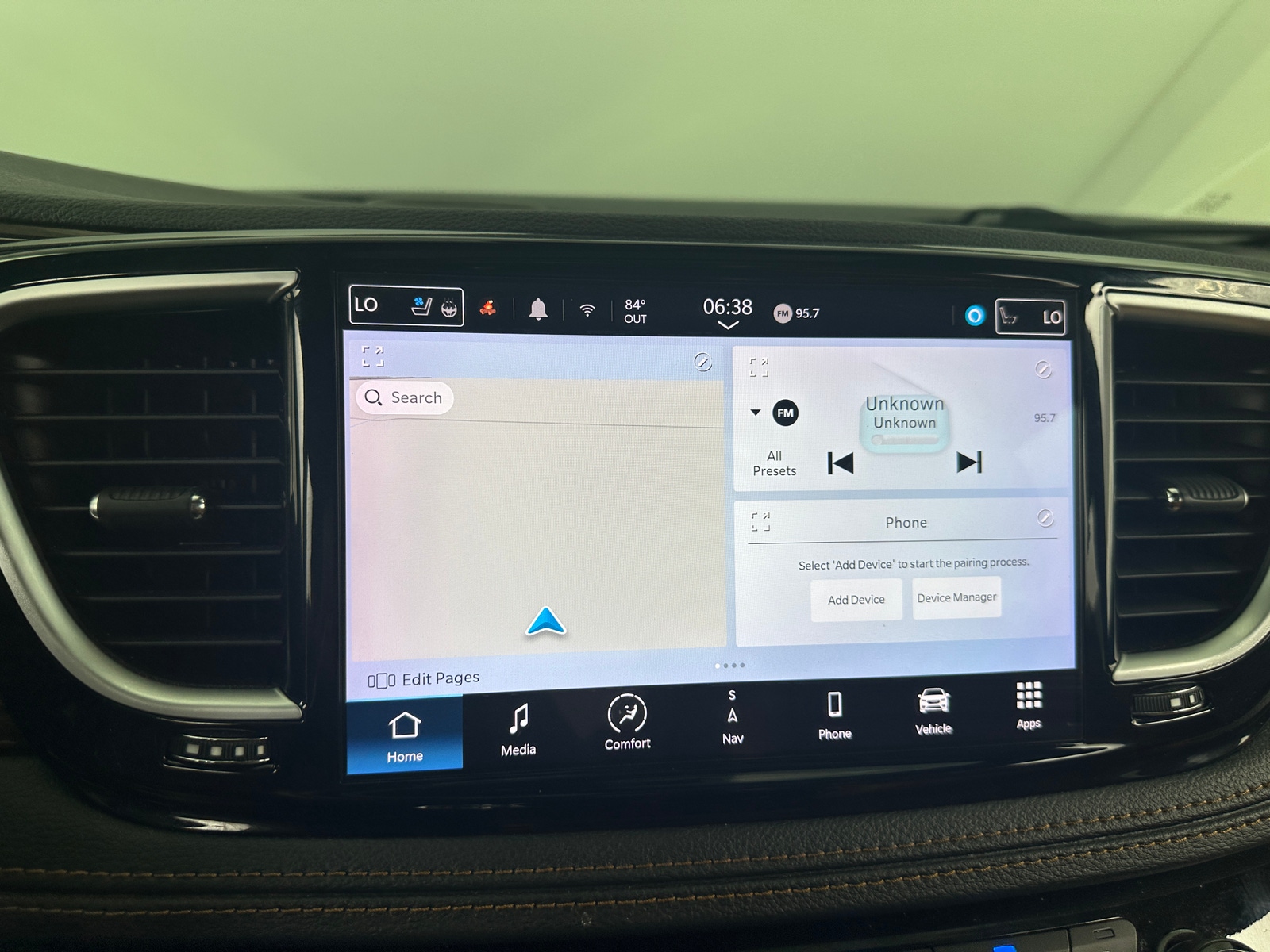 Thumbnail: 2022 Chrysler Pacifica - 3