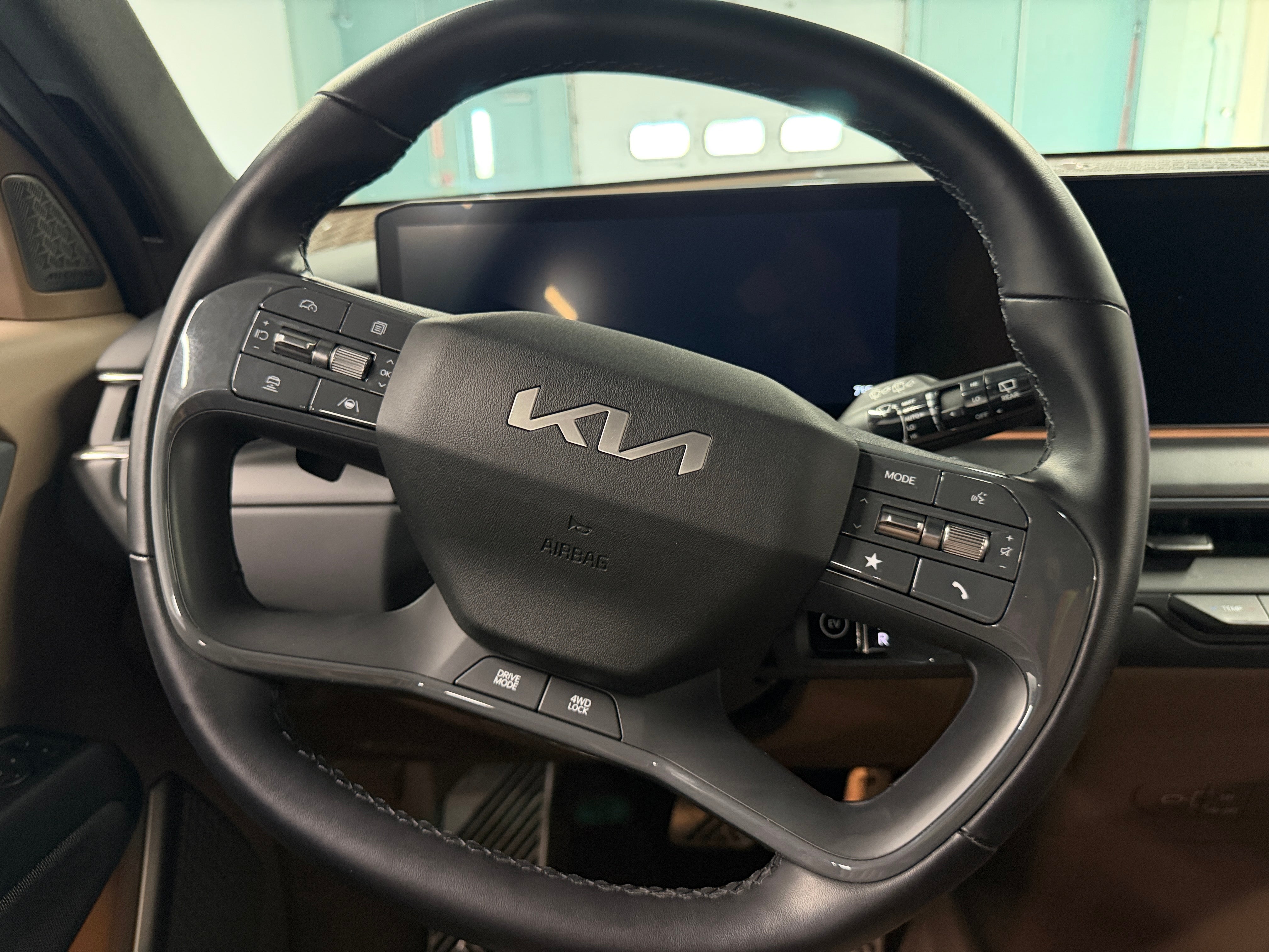Used 2024 Kia EV9 GT-Line with VIN KNDAEFS58R6035381 for sale in Auburn, WA