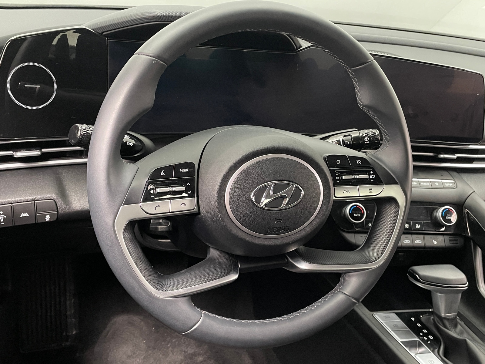 Thumbnail: 2023 Hyundai Elantra - 5