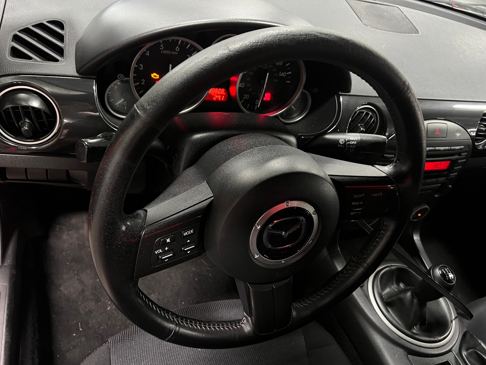 Thumbnail: 2013 Mazda MX-5 Miata - 5
