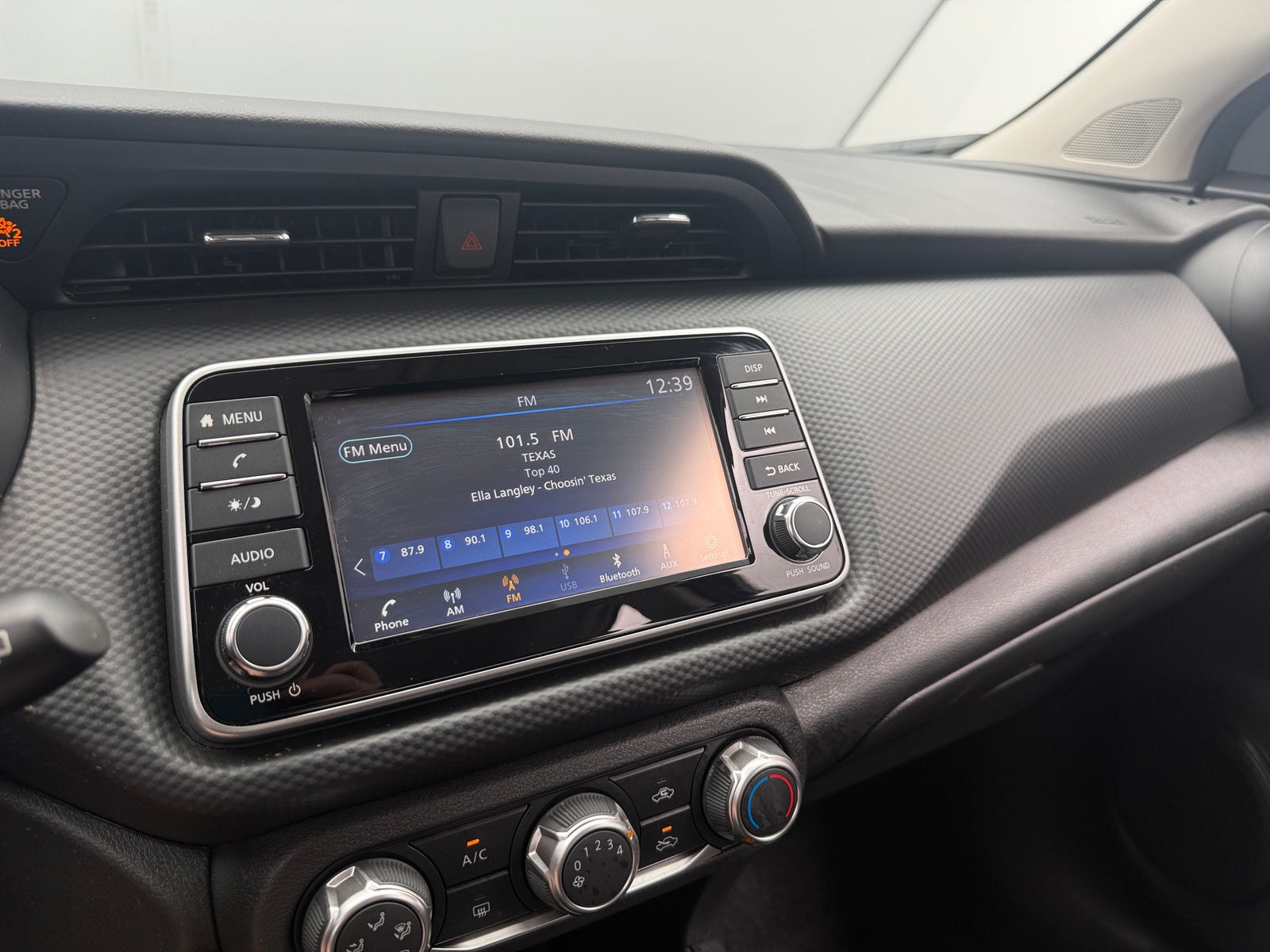 Thumbnail: 2025 Nissan Kicks - 4