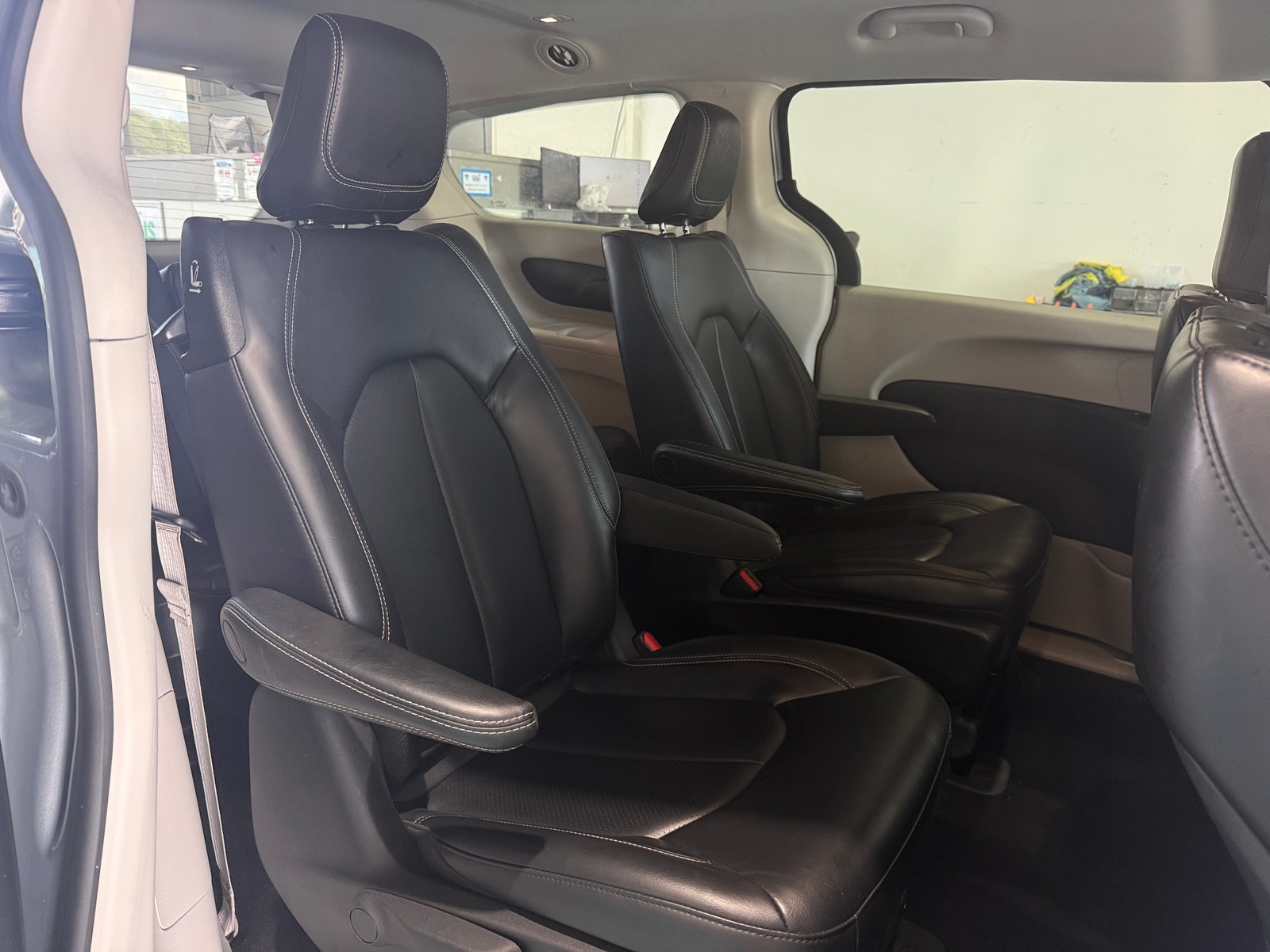 Thumbnail: 2023 Chrysler Pacifica - 5