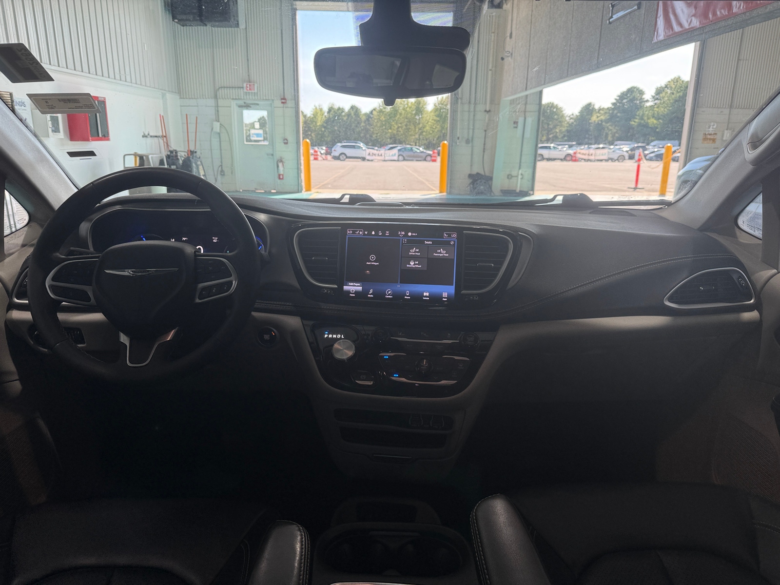 Thumbnail: 2023 Chrysler Pacifica - 2