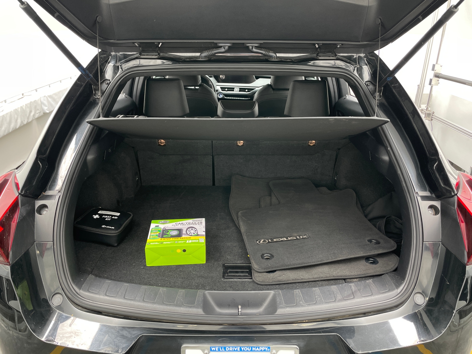 Thumbnail: 2021 Lexus UX - 6